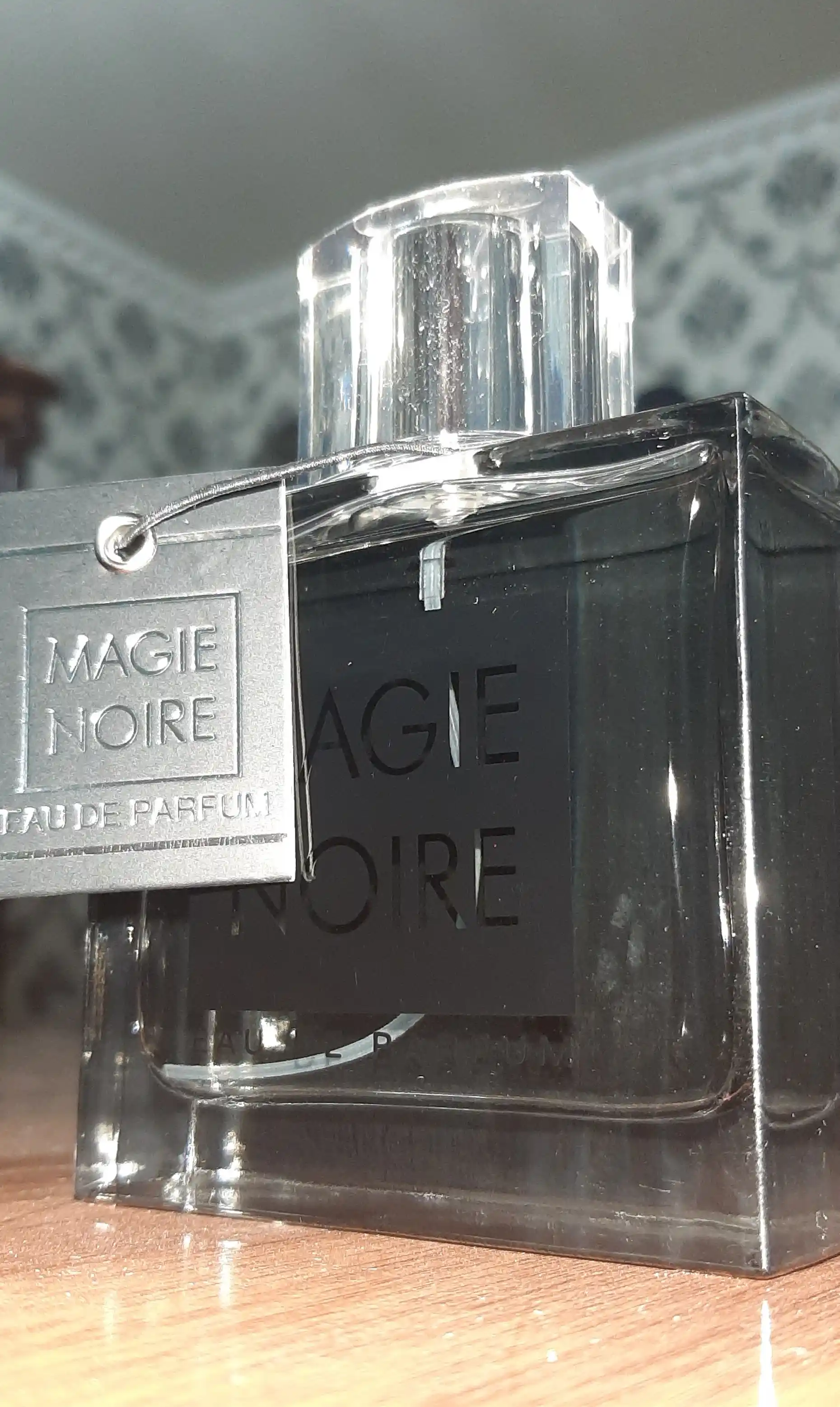 Parfyumlangan suv Fragrance World Magie Noire, 100 ml