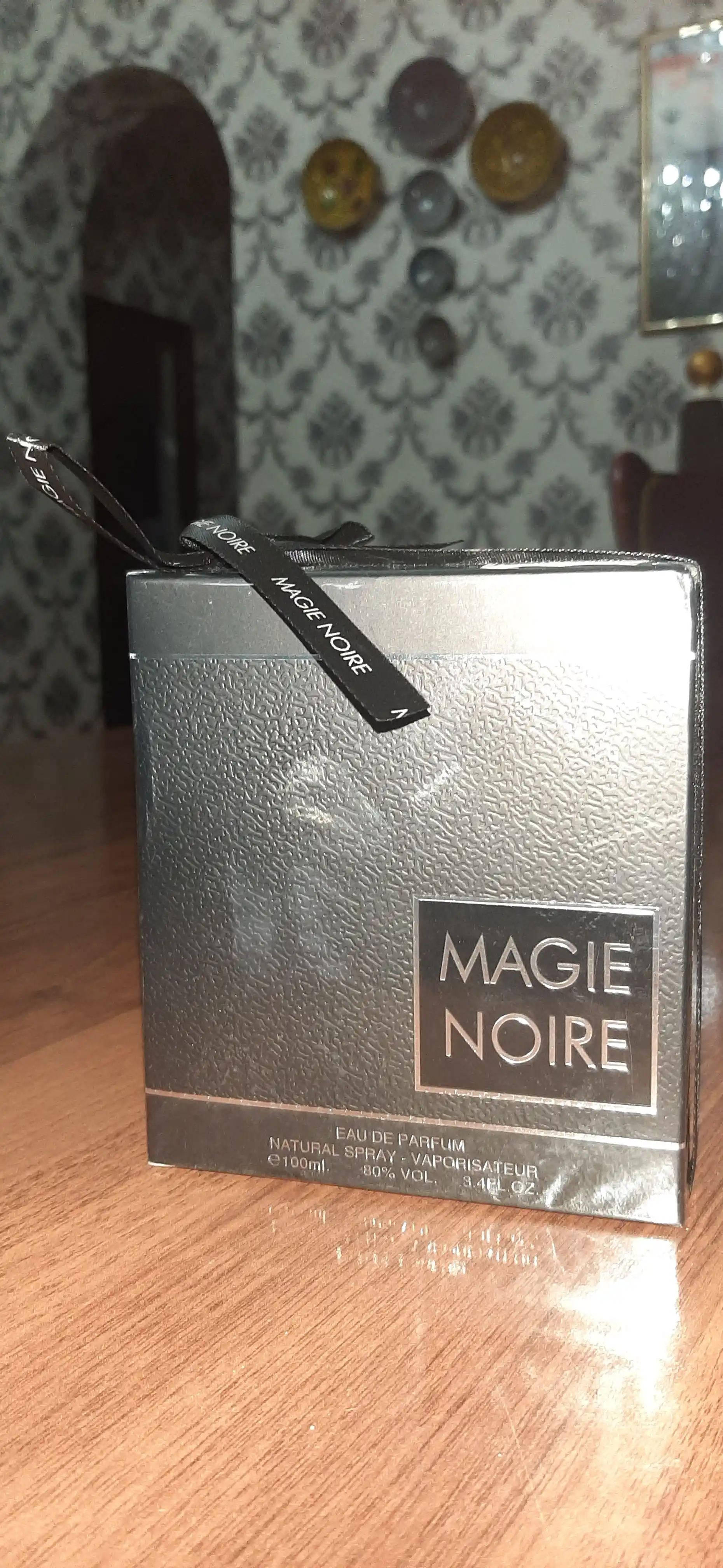Parfyumlangan suv Fragrance World Magie Noire, 100 ml