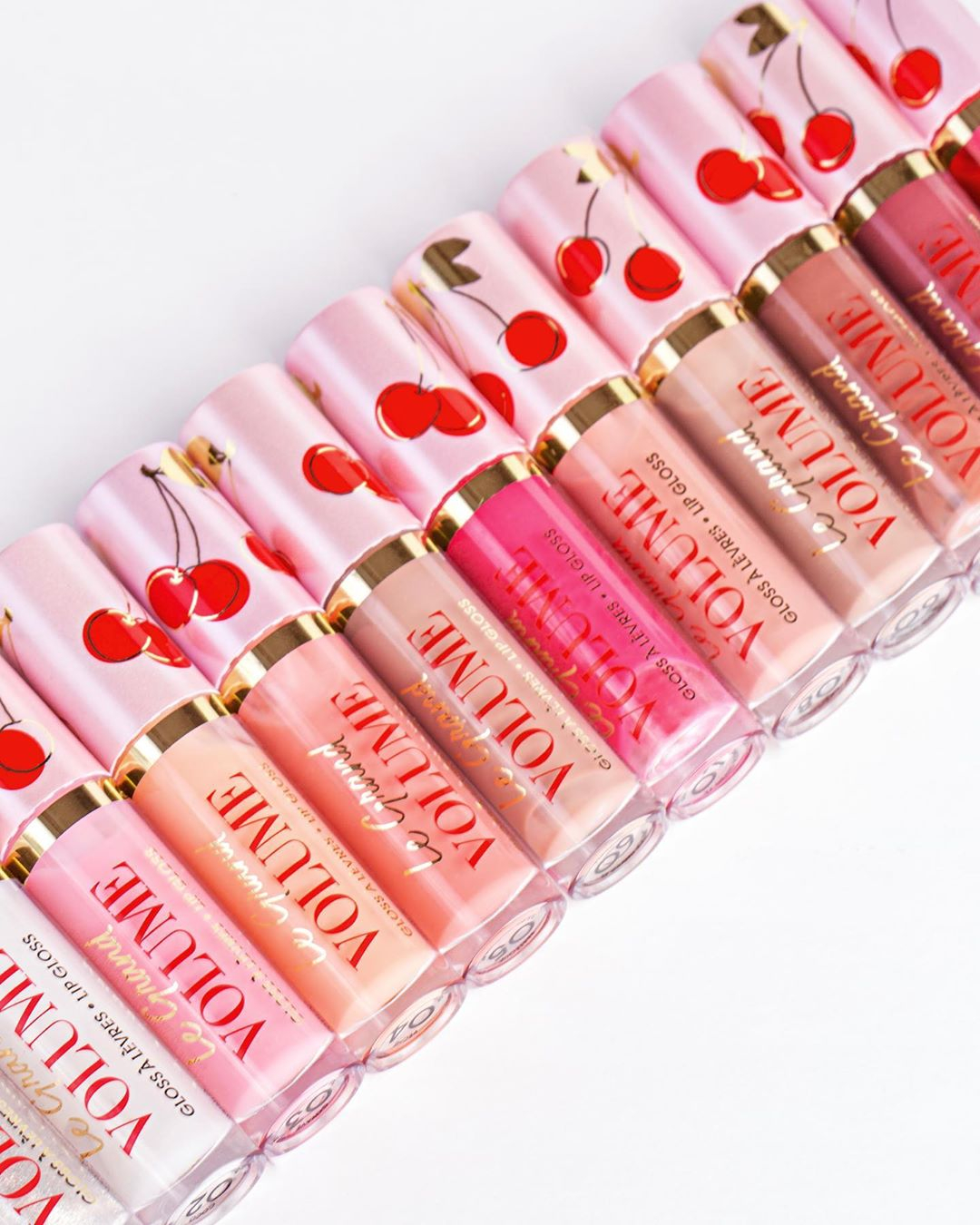 Vivienne sabo volume lip gloss. Блеск от Вивьен сабо. Вивьен сабо блеск для губ Volume. Вивьен сабо блеск оттенки. Блеск от Вивьен сабо le Grand.