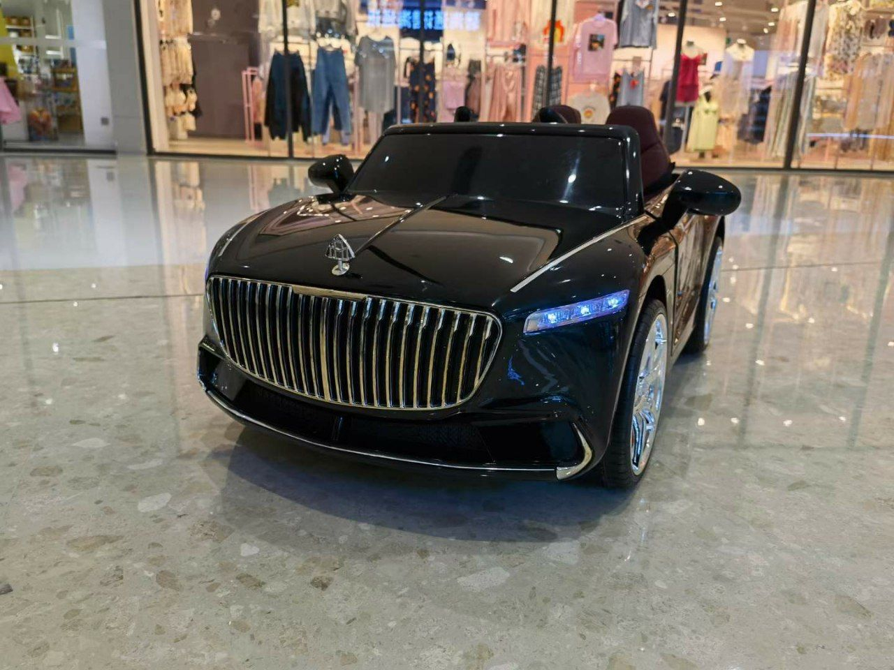 Детская машина Maybach, с радиоуправляемым пультом, электрическая купить по  низким ценам в интернет-магазине Uzum (857158)