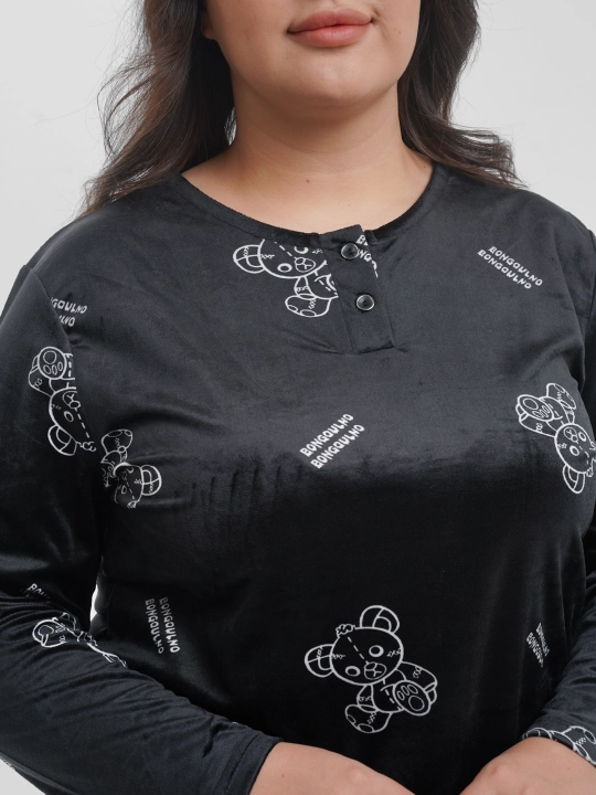 Ayollar uchun pijama, velyurli