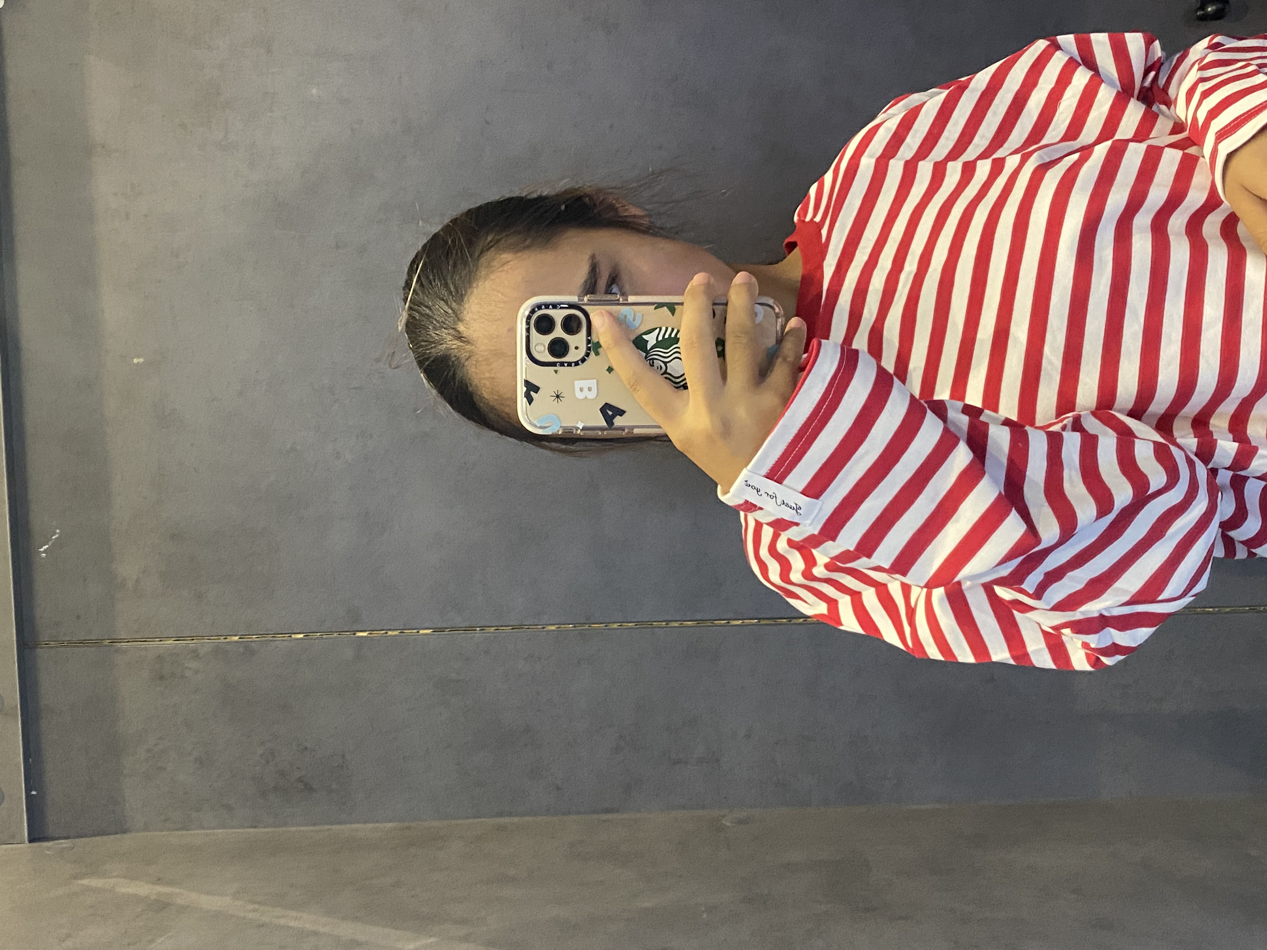 Ayollar longslivi Selfie