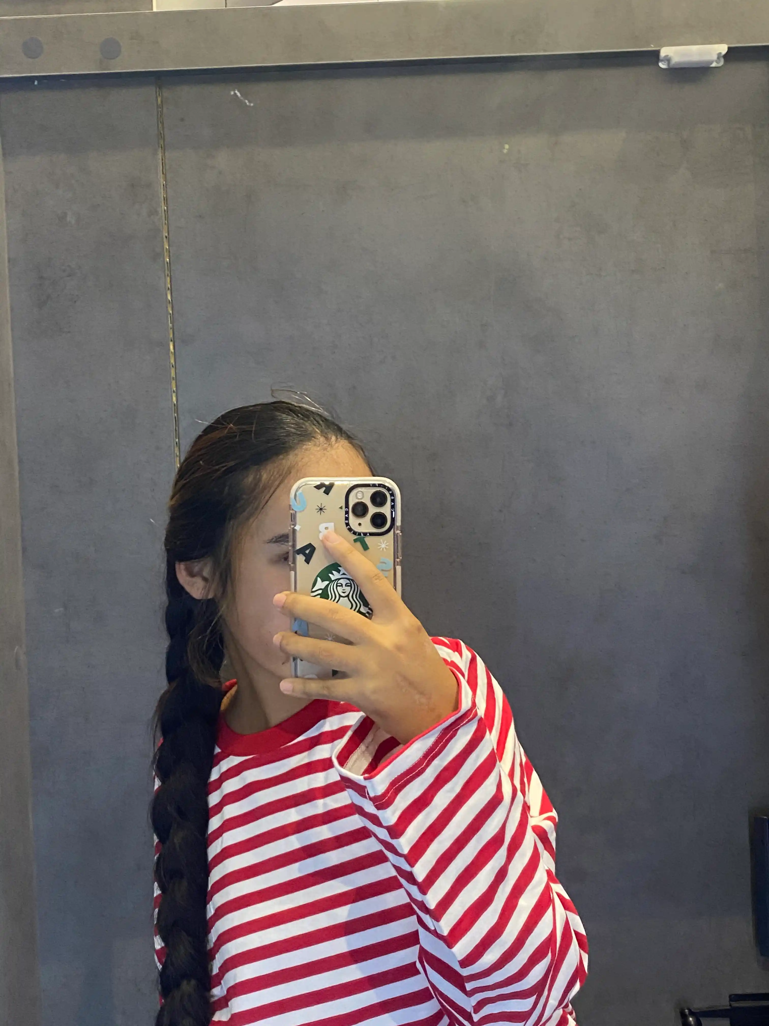 Ayollar longslivi Selfie