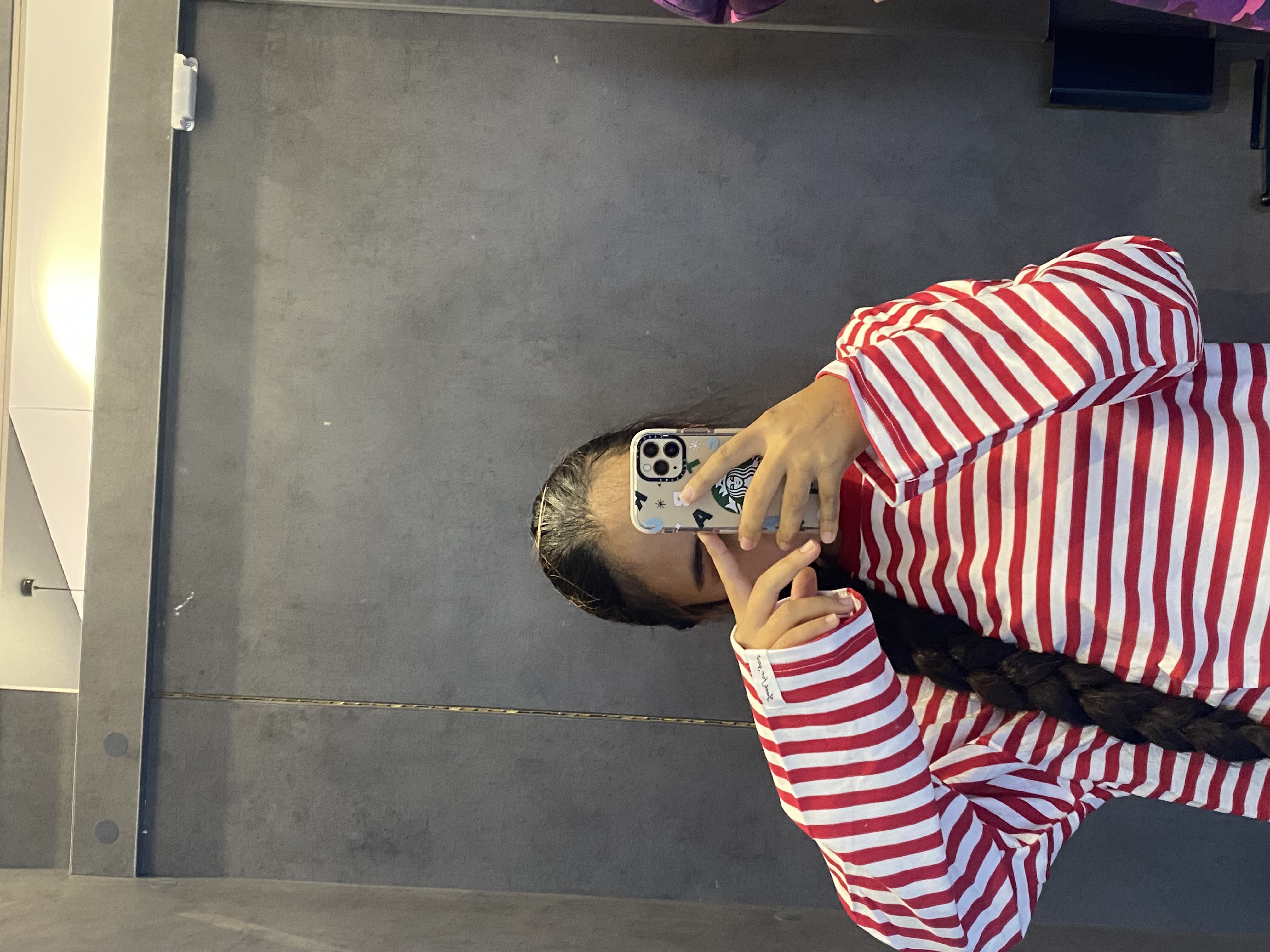 Ayollar longslivi Selfie