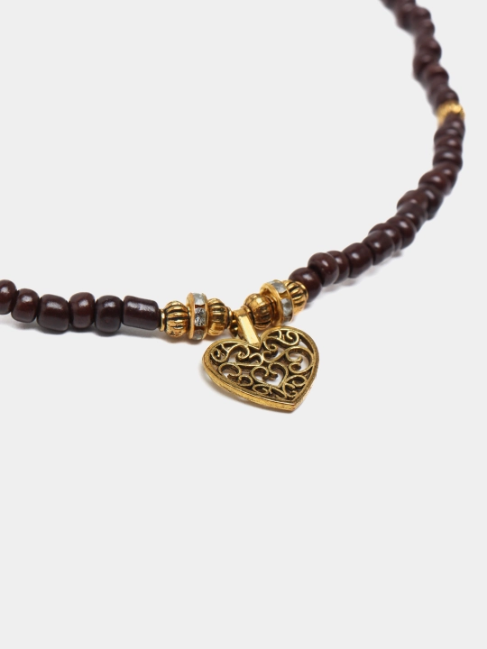 Chokerlar, qo'lda ishlangan