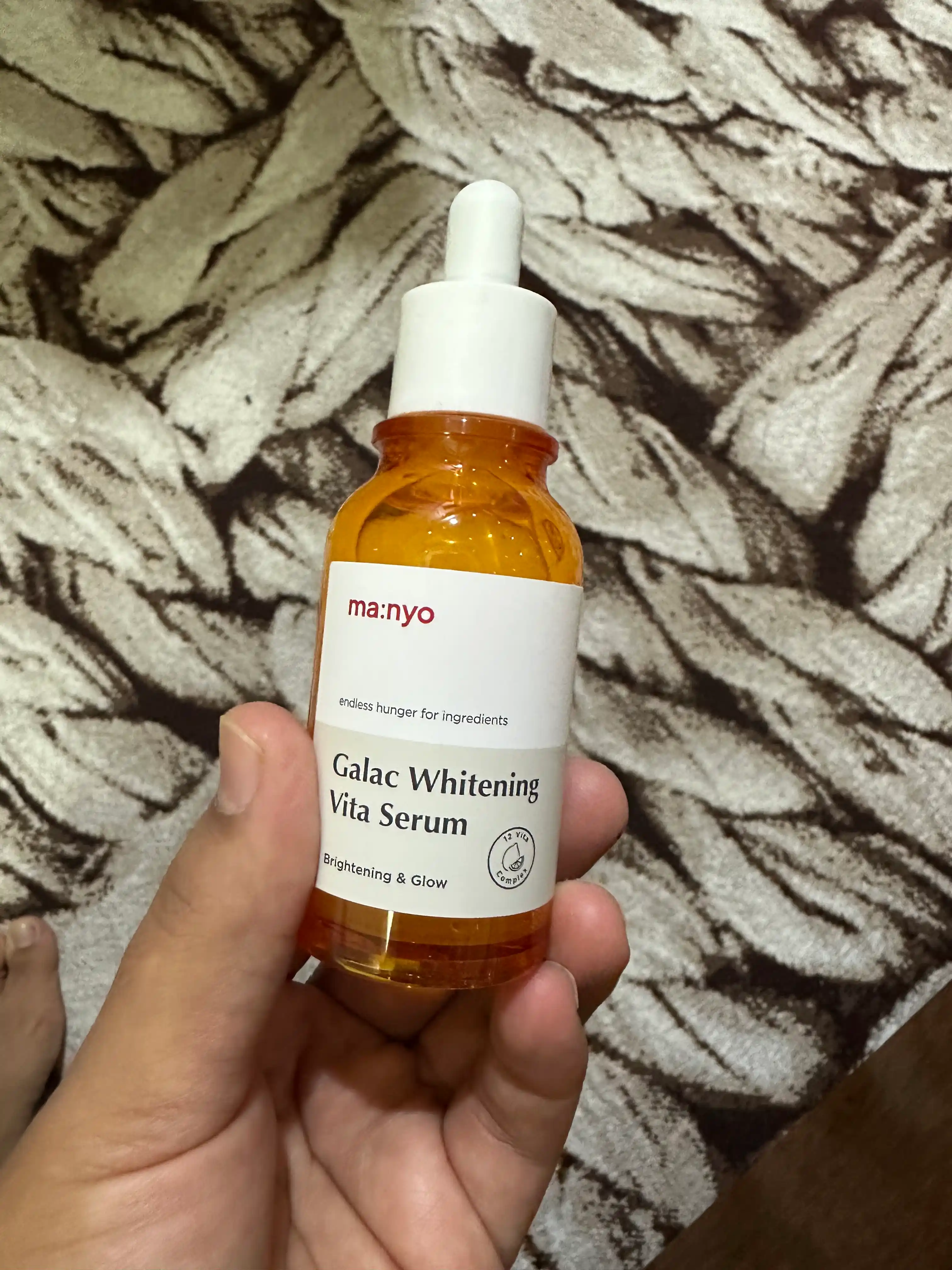 Мультивитаминная сыворотка для тусклой кожи, Manyo Galac Whitening Vita Serum, 50 мл