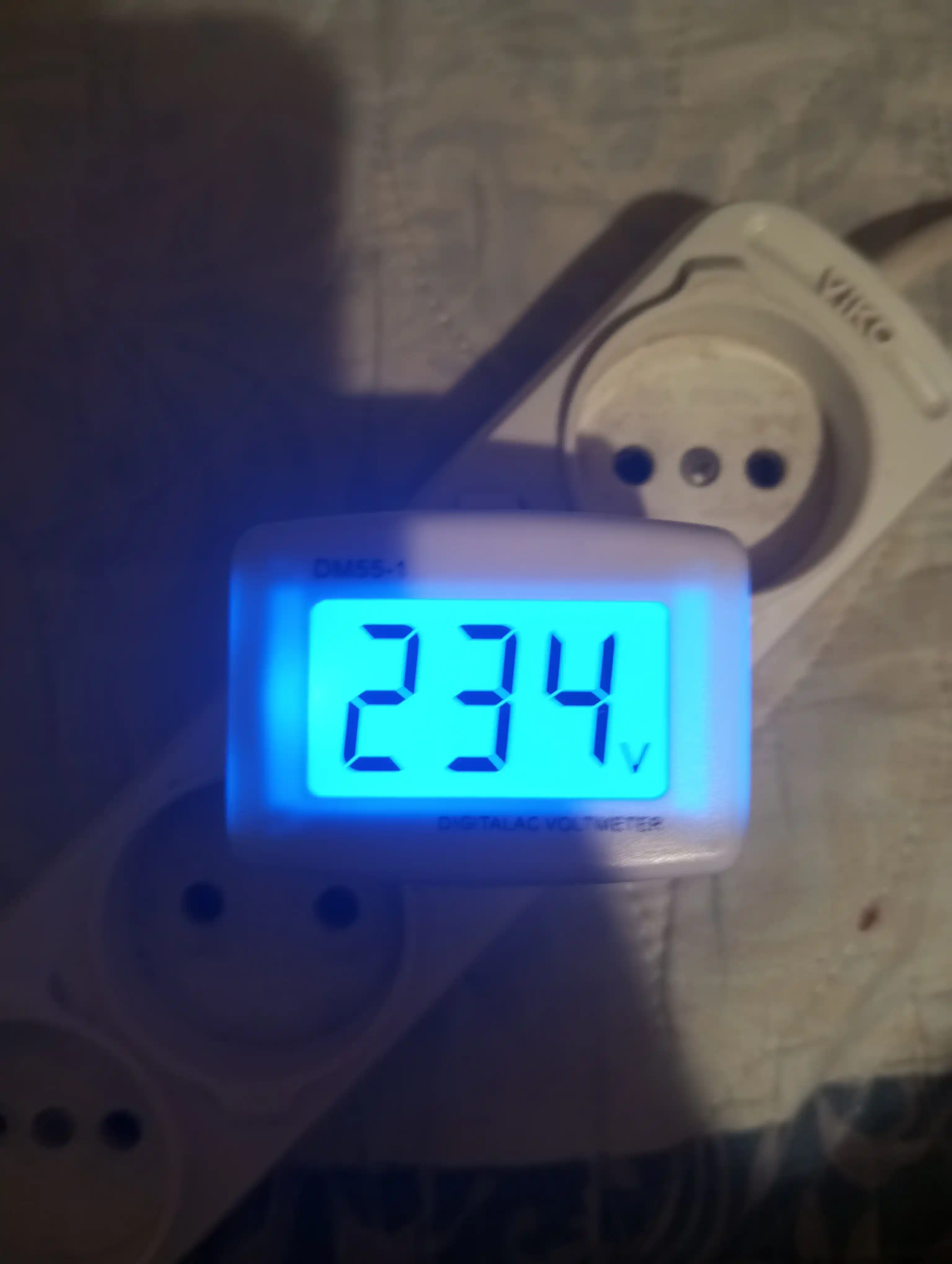 Raqamli o'zgaruvchan kuchlanish voltmetri DM55-1, maishiy tarmoq uchun 220-230V