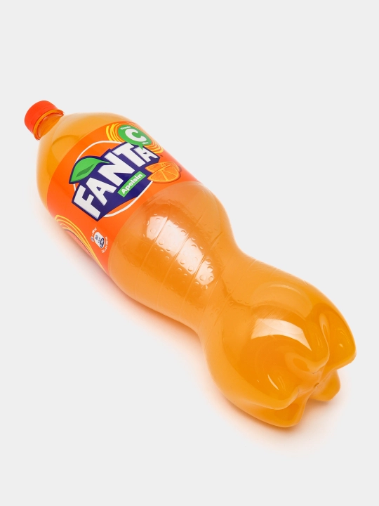 Gazlangan ichimlik Fanta Orange, 2 l