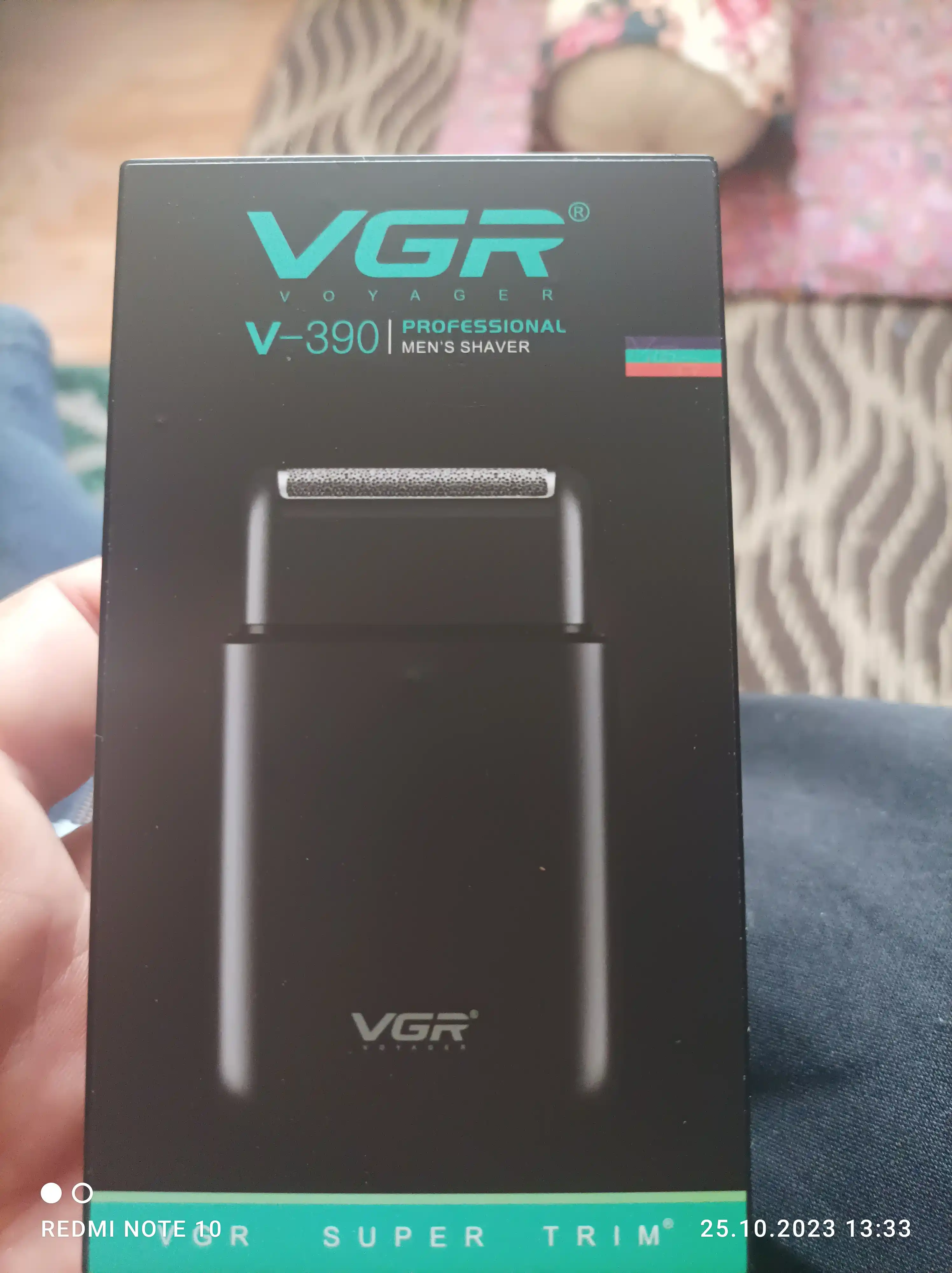 Elektr ustara VGR V-390, portativ shaver, quruq va nam soqol olish uchun