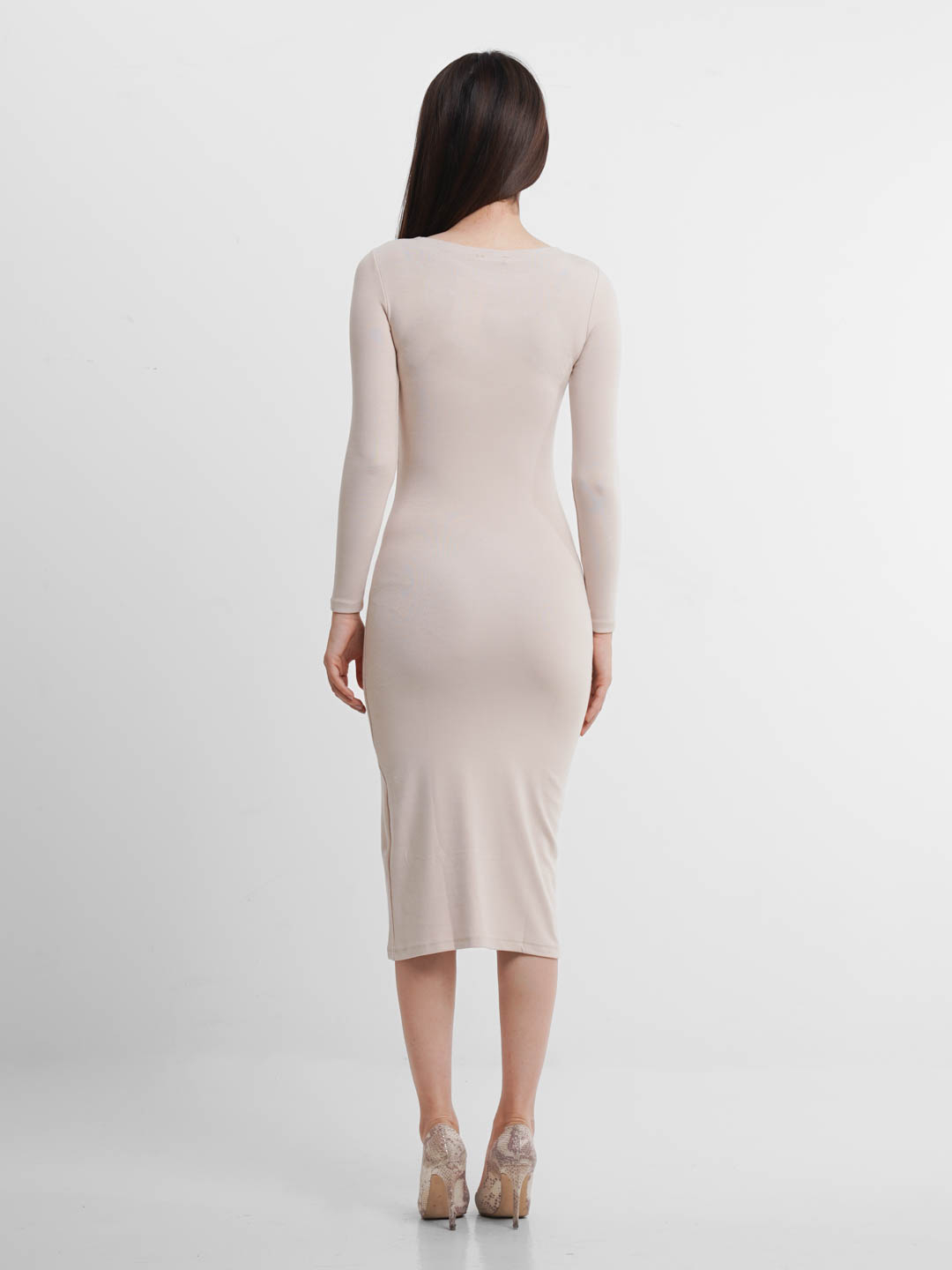 VKontakte-da yashirin kamera pornosi Kostyumdagi porno qizni tomosha qiling