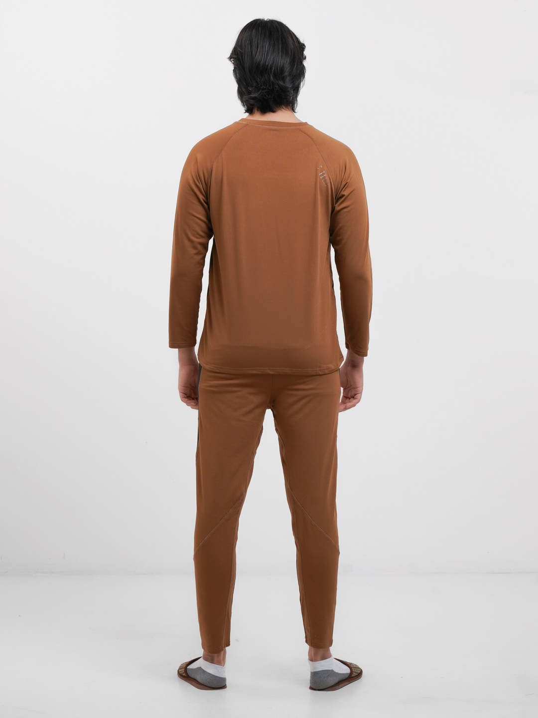 Futbolchilar kiyinish xonasida sikishadi Podolsk nipellari