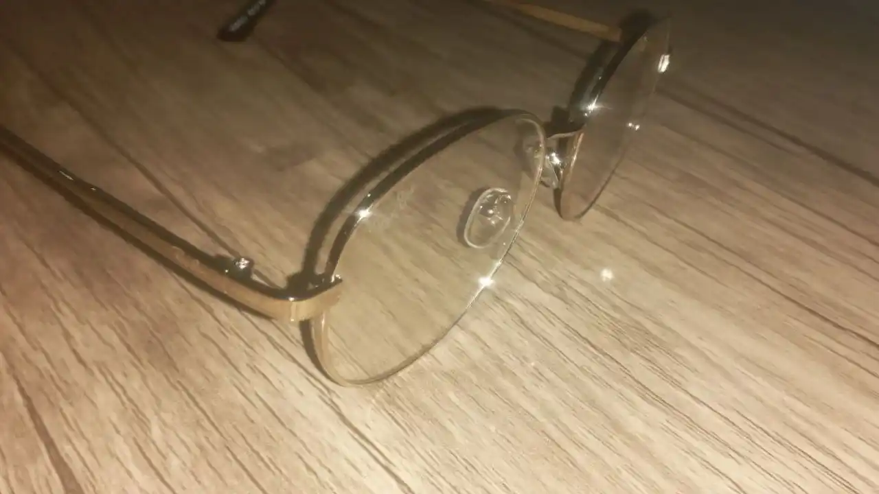 Erkaklar va ayollar kompyuter nuridan 100% himoya ko'zoynaklari