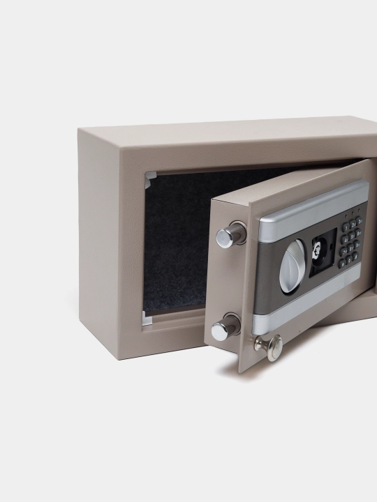 Elektron raqamli seyf 11EF