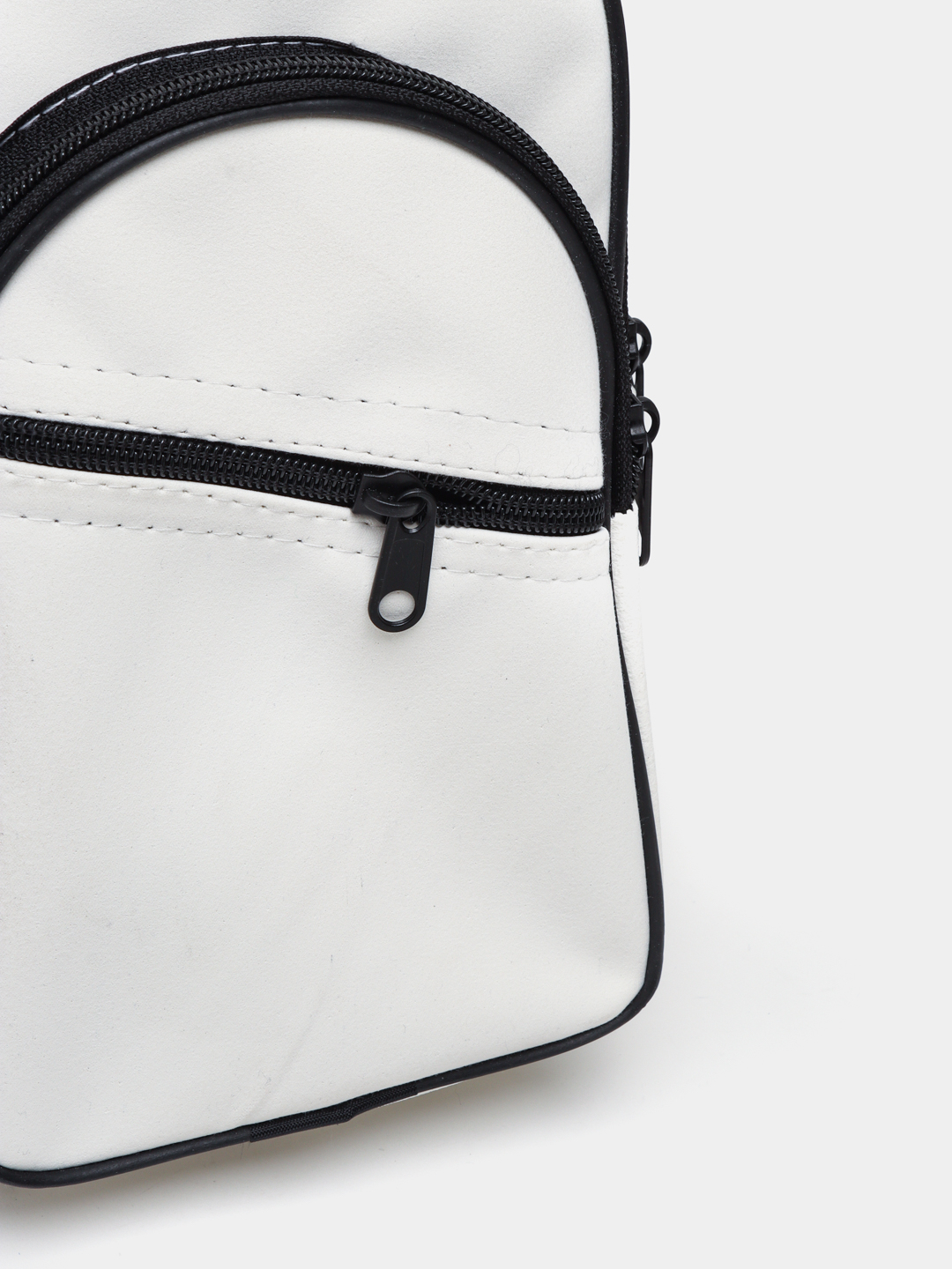 Erkak xizmat safarida bolsa, ayol nemisni aldayapti