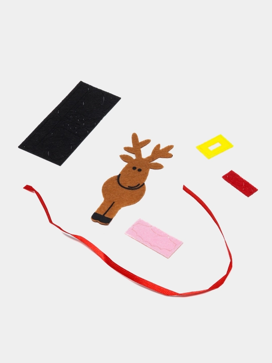 Kiyik bilan Santa Klausning Rojdestvo daraxti bezaklarini yaratish uchun ijodiy to'plam