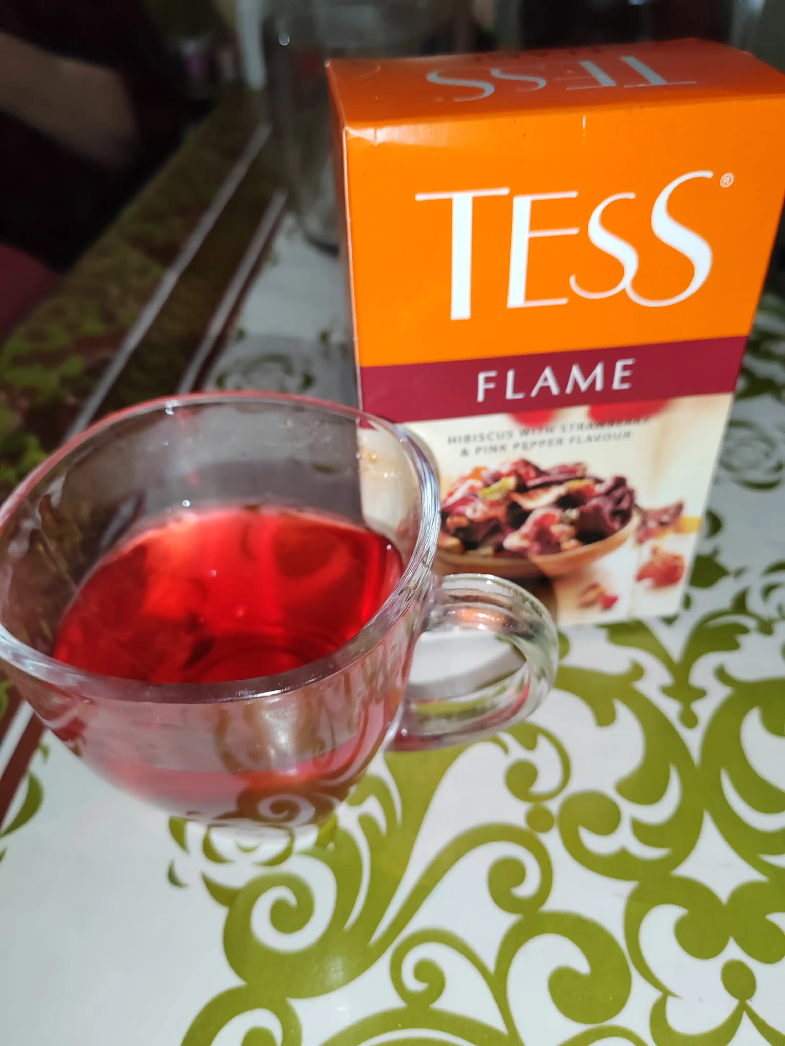 Чай красный Tess Flame, "Гибискус с ароматом земляники и с розовым перцем", 90 г