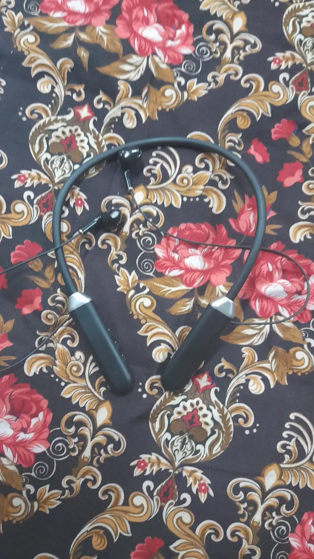 Simsiz minigarnituralar, naushniklar, bluetooth tasmali sport turlari