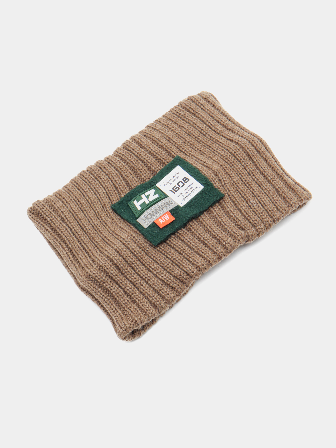 Anal jinsiy aloqa oilasi Sohildagi qalin dumbalar