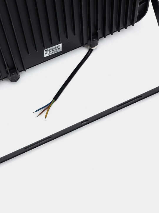 Svetodiod yoritgich SPECTRA СДО 06 200W-IP66-6500K-Qora ELT