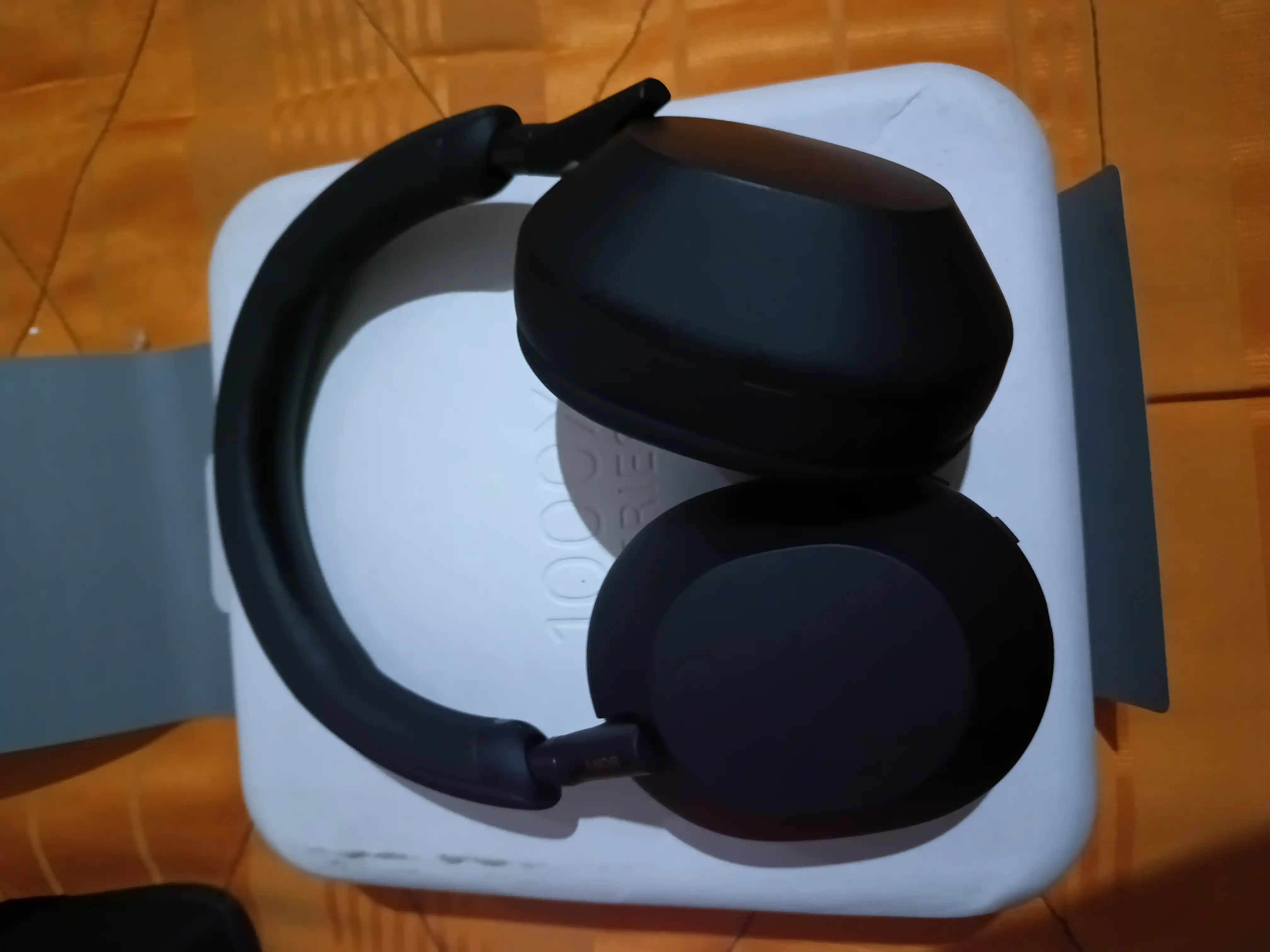Simsiz quloqchinlar WH-1000XM5