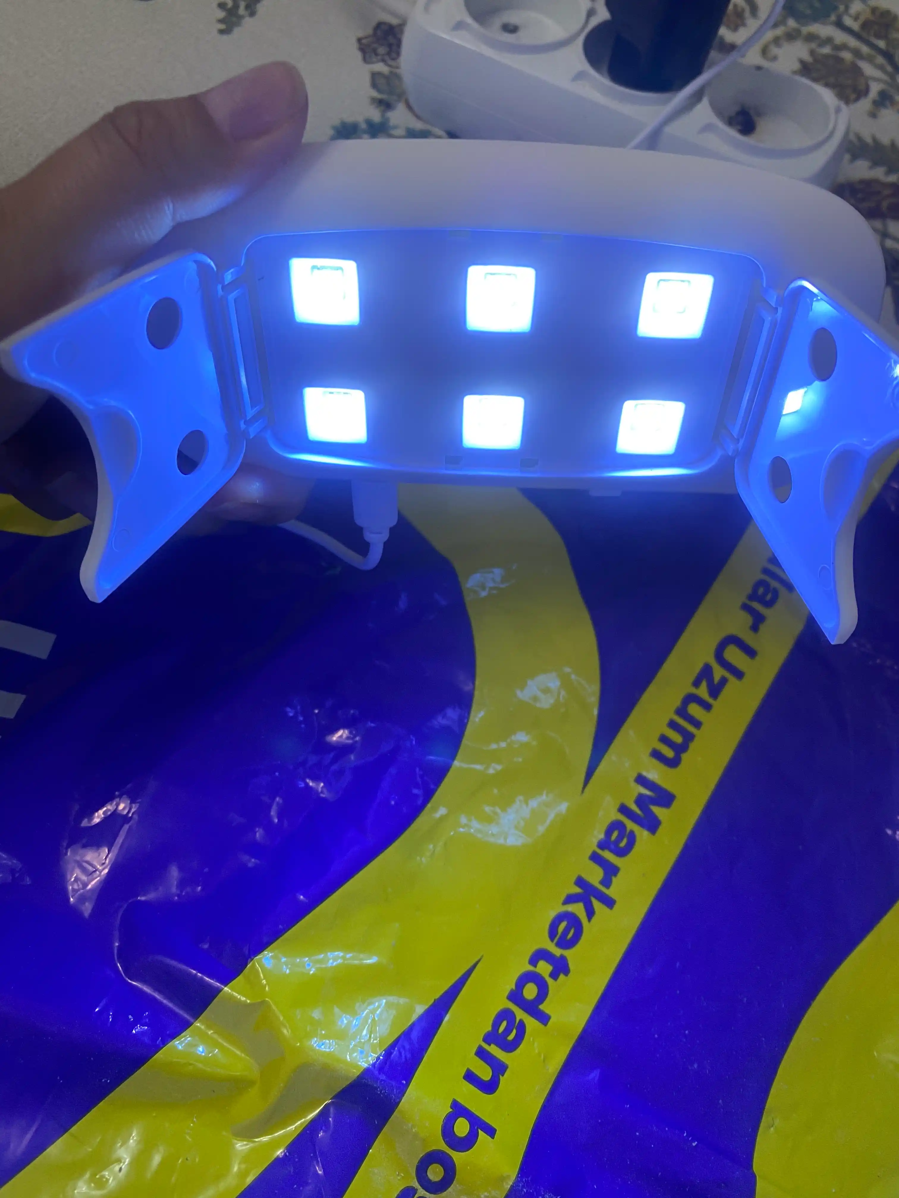 Tirnoqlar va manikyur uchun LED chiroq 6 Vt