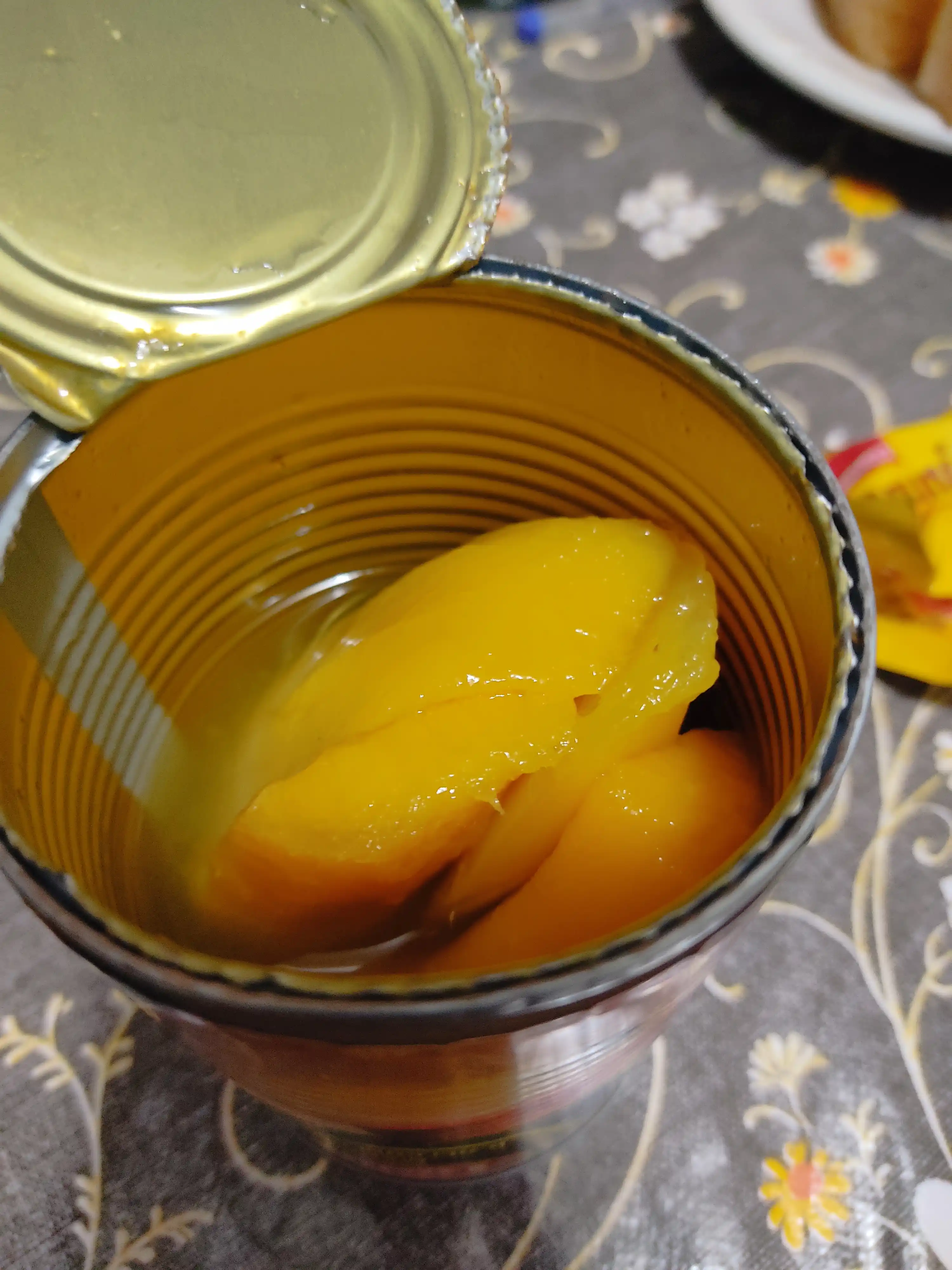 Mango Lorado yengil siropda, 425 ml
