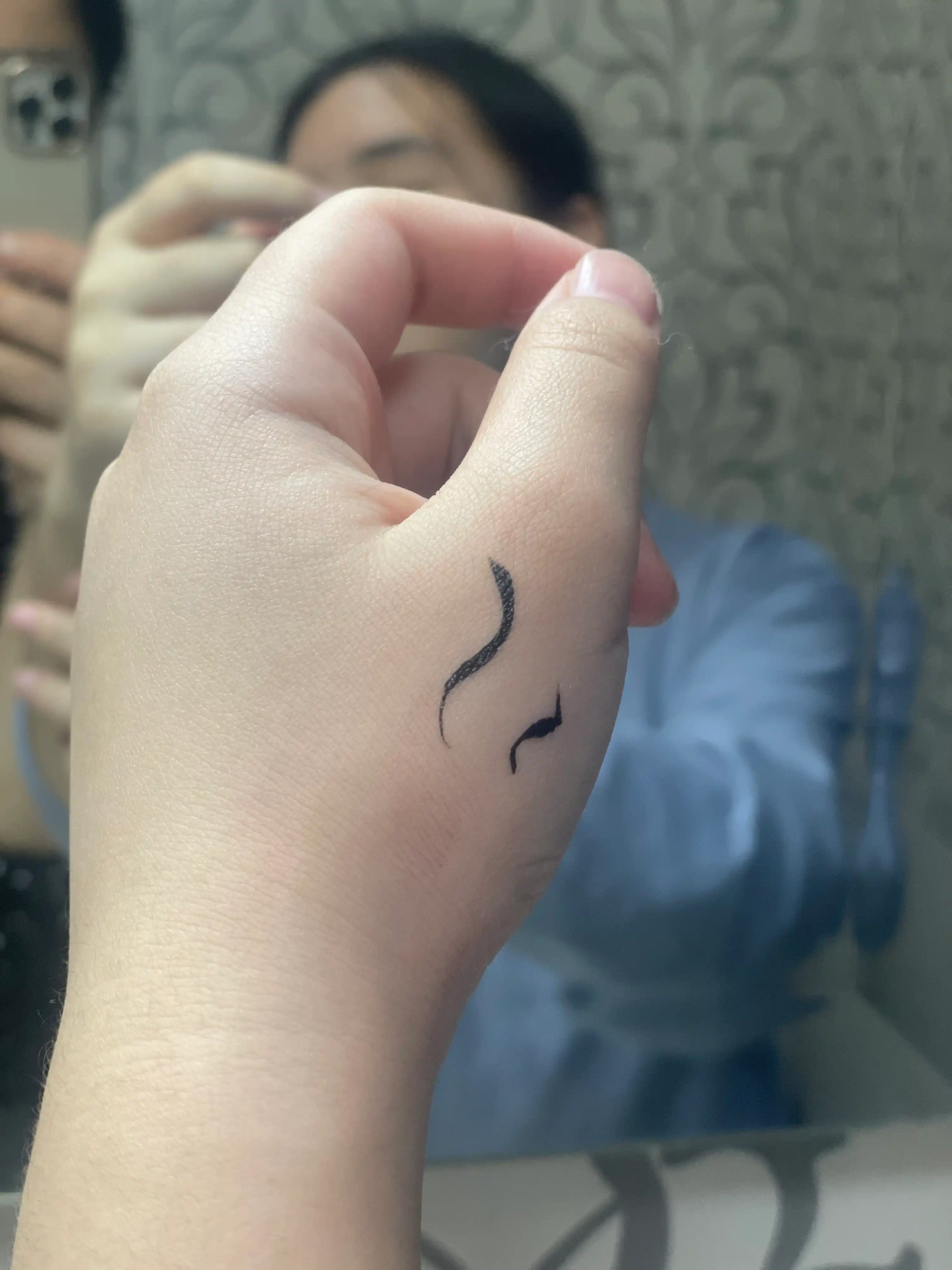 Podvodka flomaster ko'z uchun Topface Super Silky Eyeliner