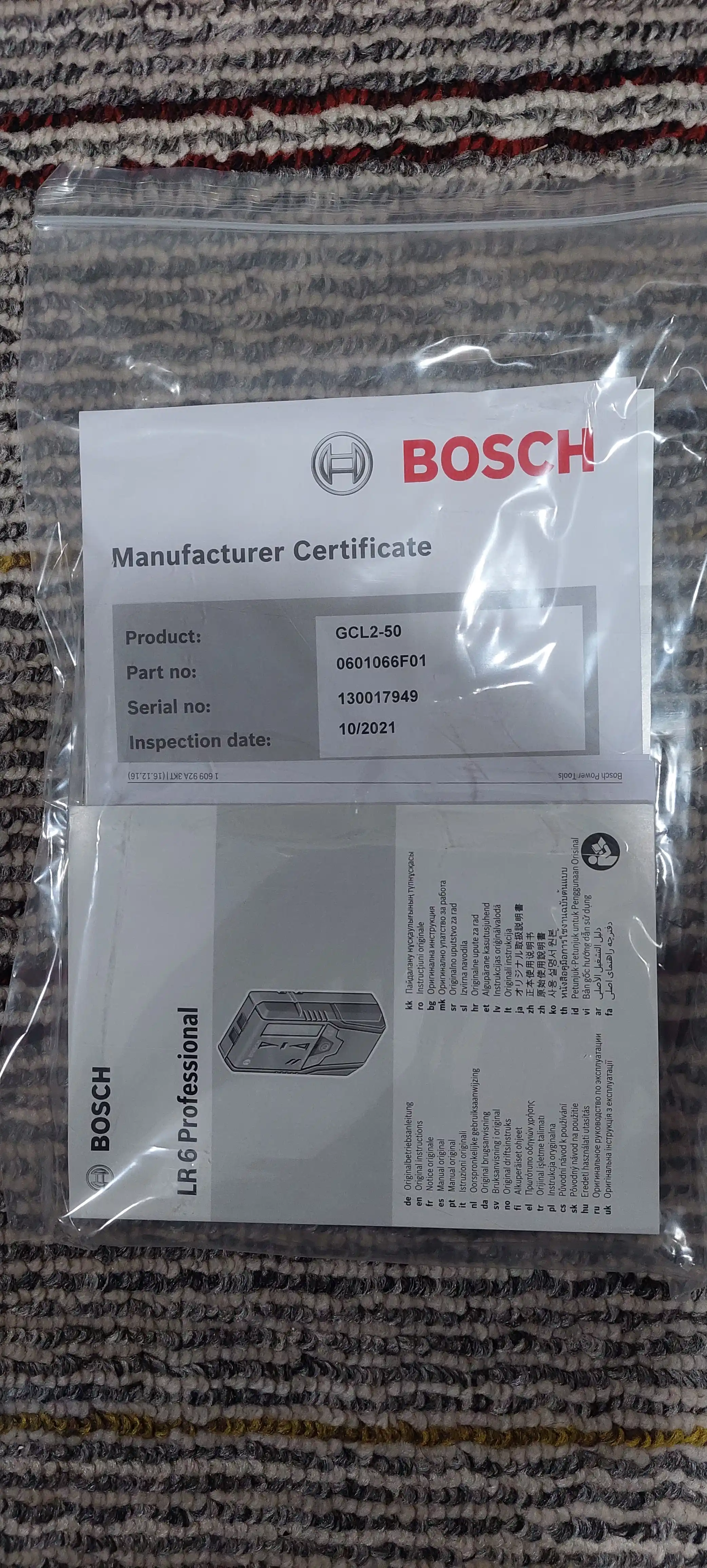 Lazerli tekislikni o'lchash asbobi qabul qiluvchisi bilan BOSCH GCL 2-50+LR6