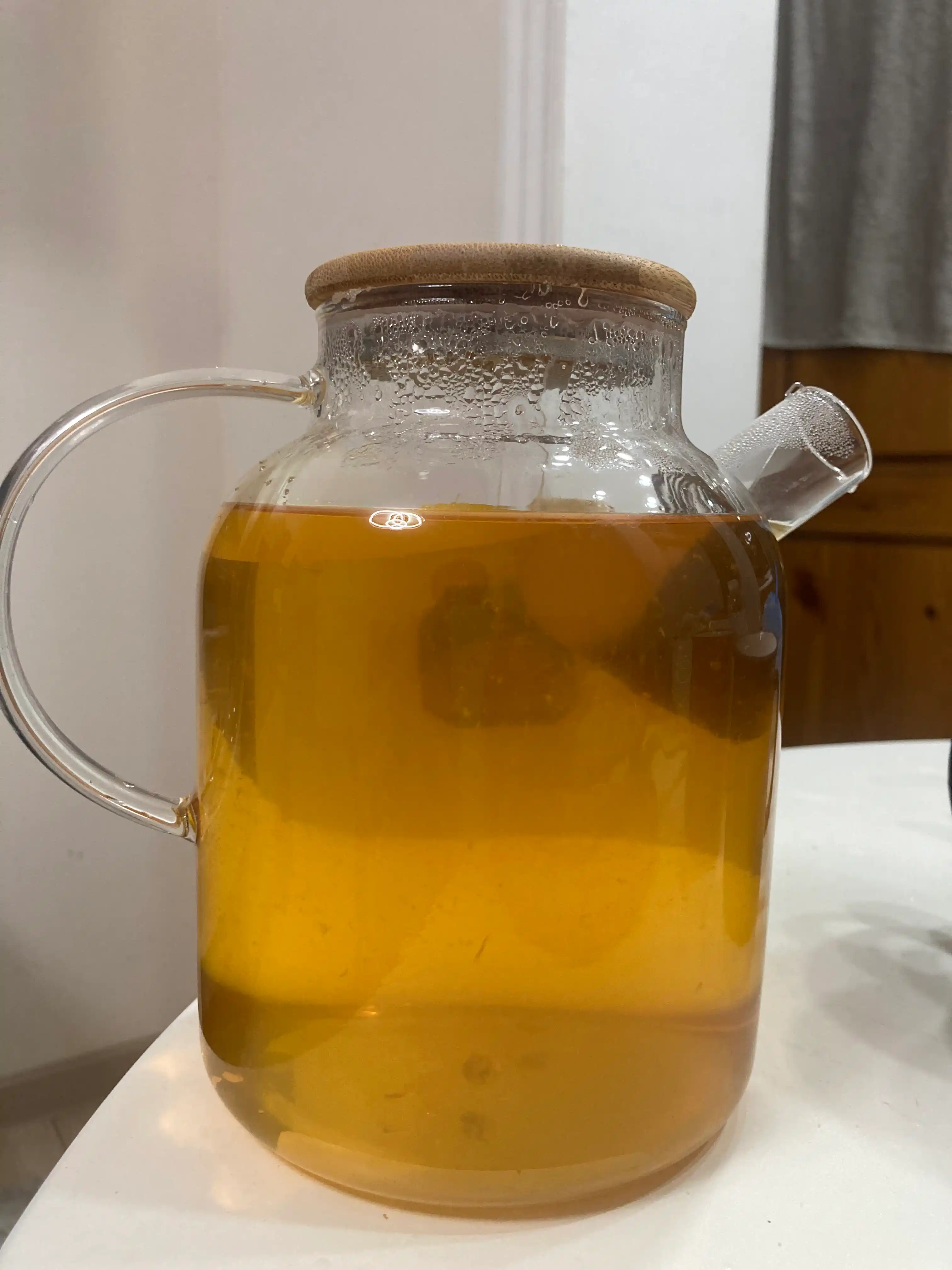 Bambuk qopqoqli va bahor filtri bilan shisha choynak