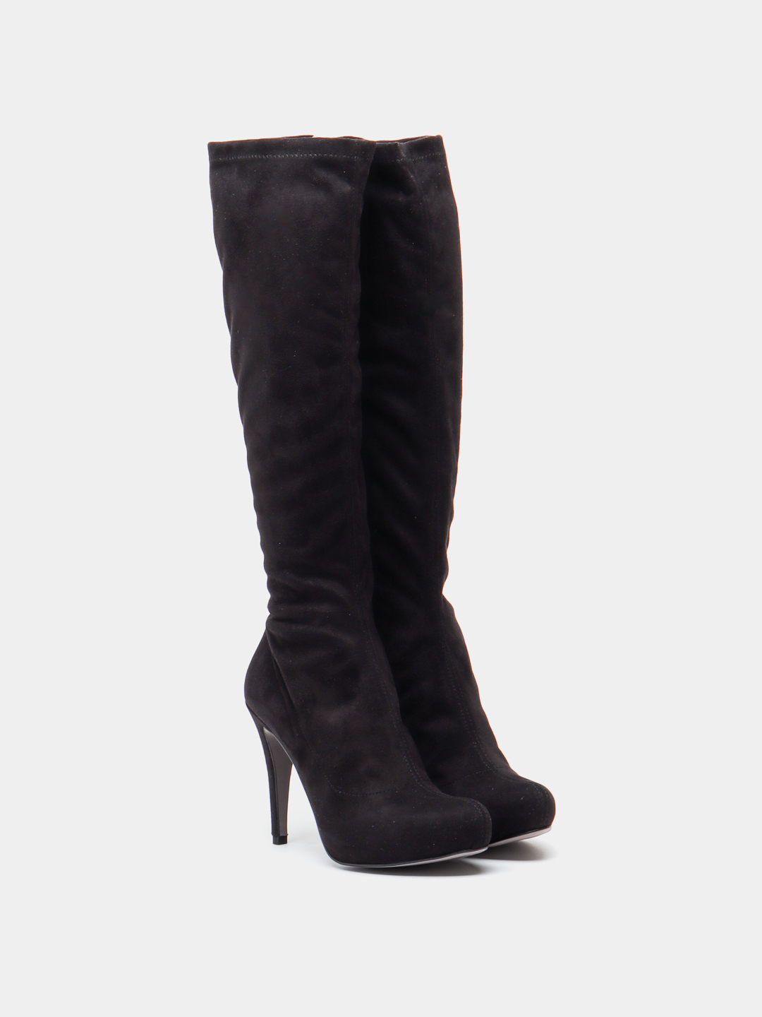 Buffy porno Ayol mast holda dugonasi bilan erini aldagan.