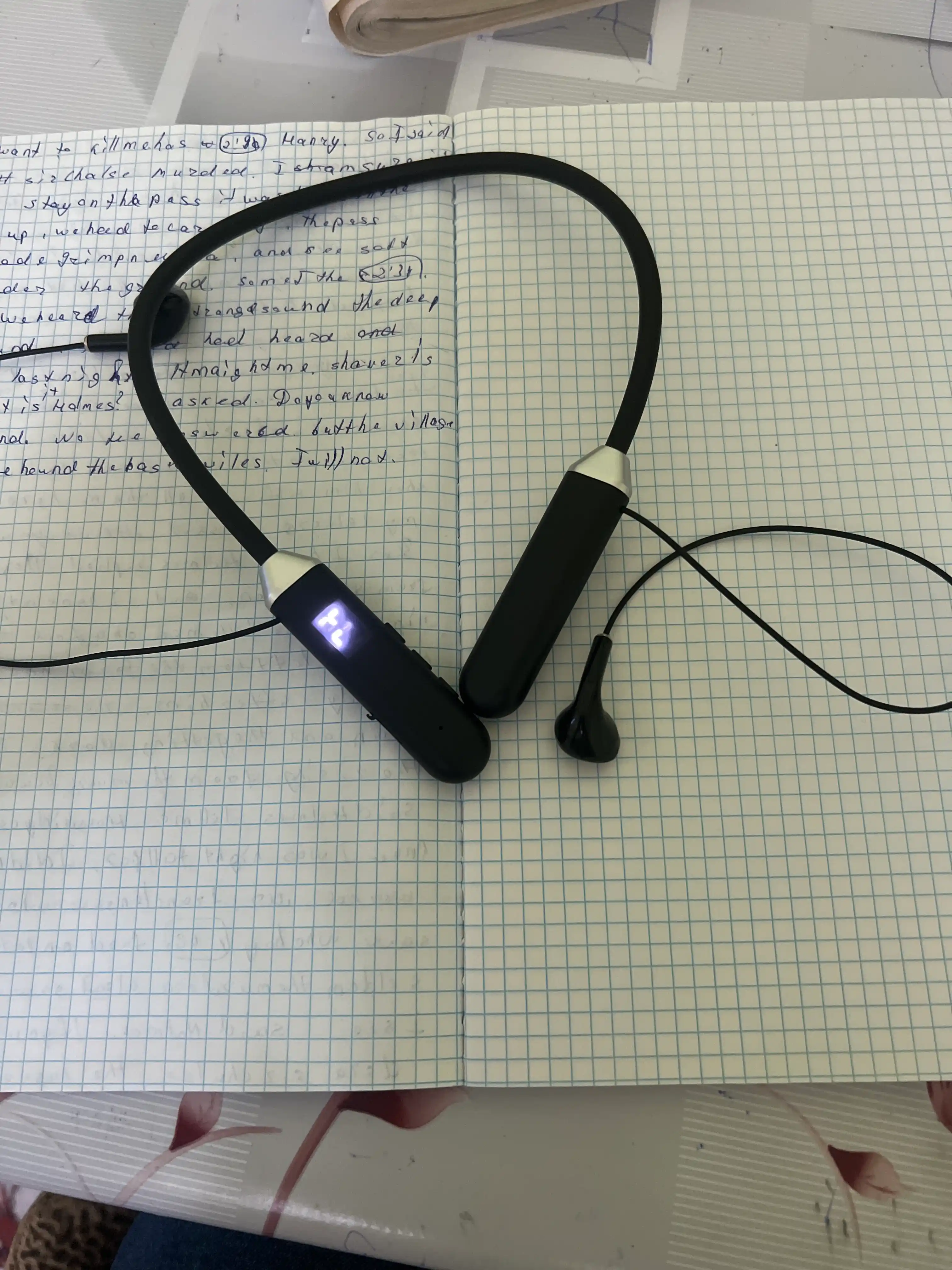 Simsiz minigarnituralar, naushniklar, bluetooth tasmali sport turlari