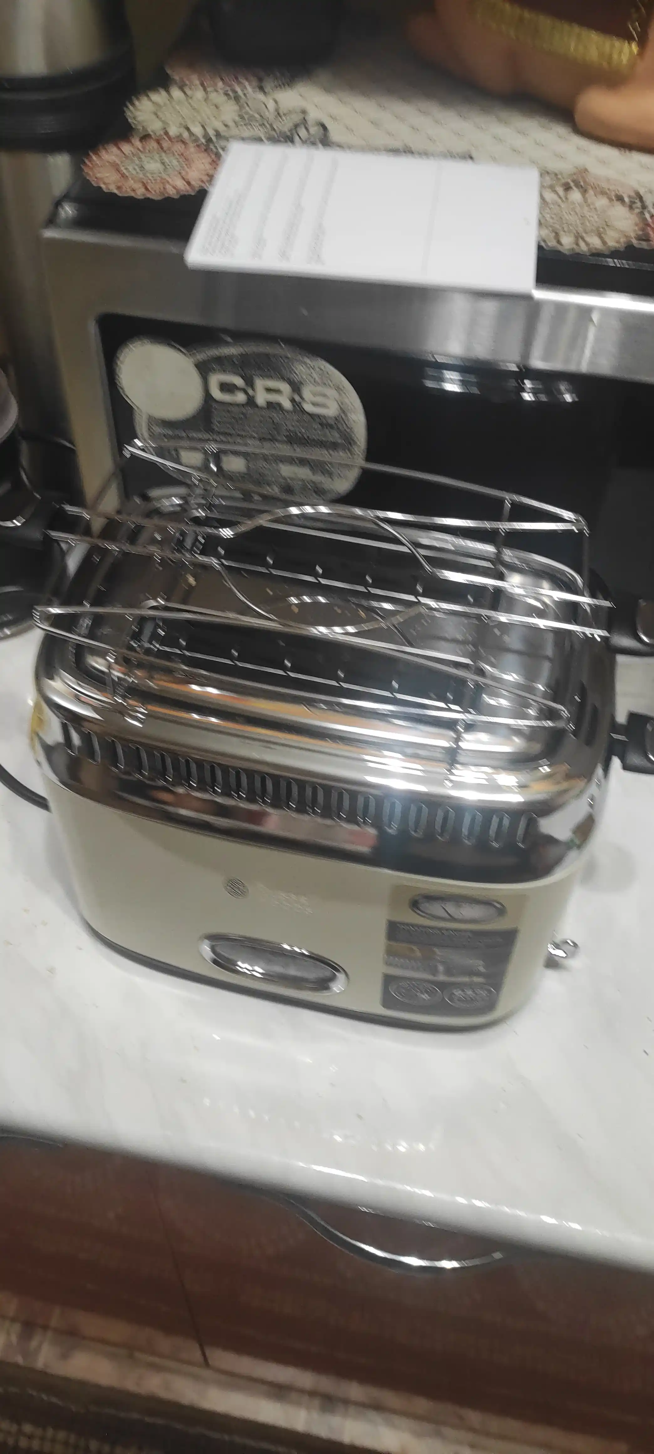 Тостер Russell Hobbs Retro 21682-56, 6 степеней обжарки, разогрев, размораживание, кремовый