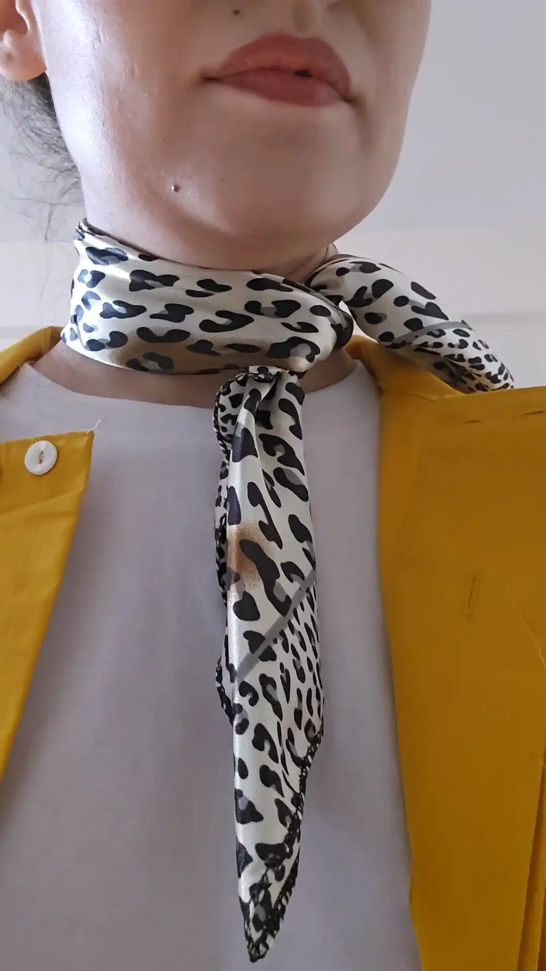 Ayollar ro'molchasi bosh yoki bo'yin uchun, kvadrat bosma bandana, atlas palantin