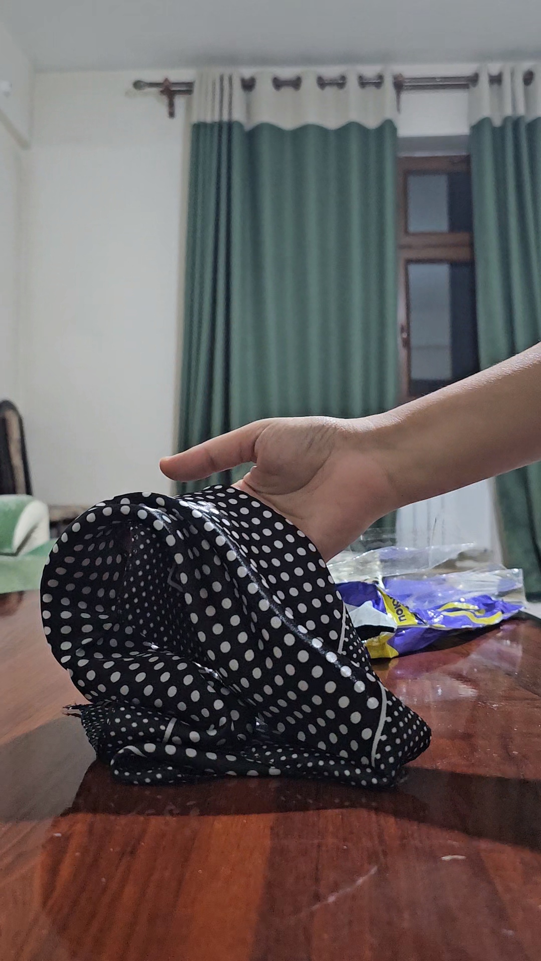 Ayollar ro'molchasi bosh yoki bo'yin uchun, kvadrat bosma bandana, atlas palantin