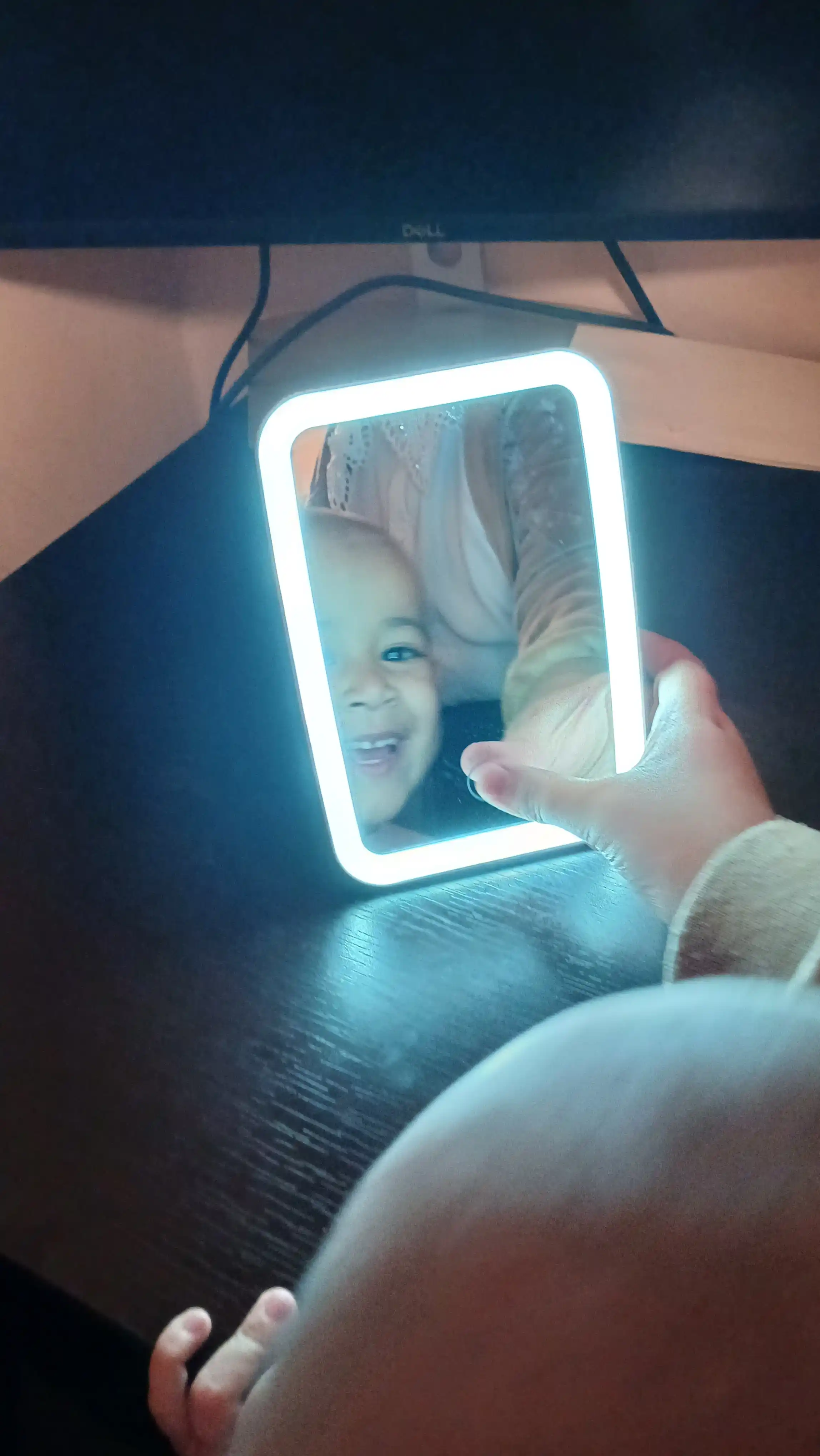 Зеркало с LED-подсветкой UnliLook CS278, пластиковый с USB, 3xAA