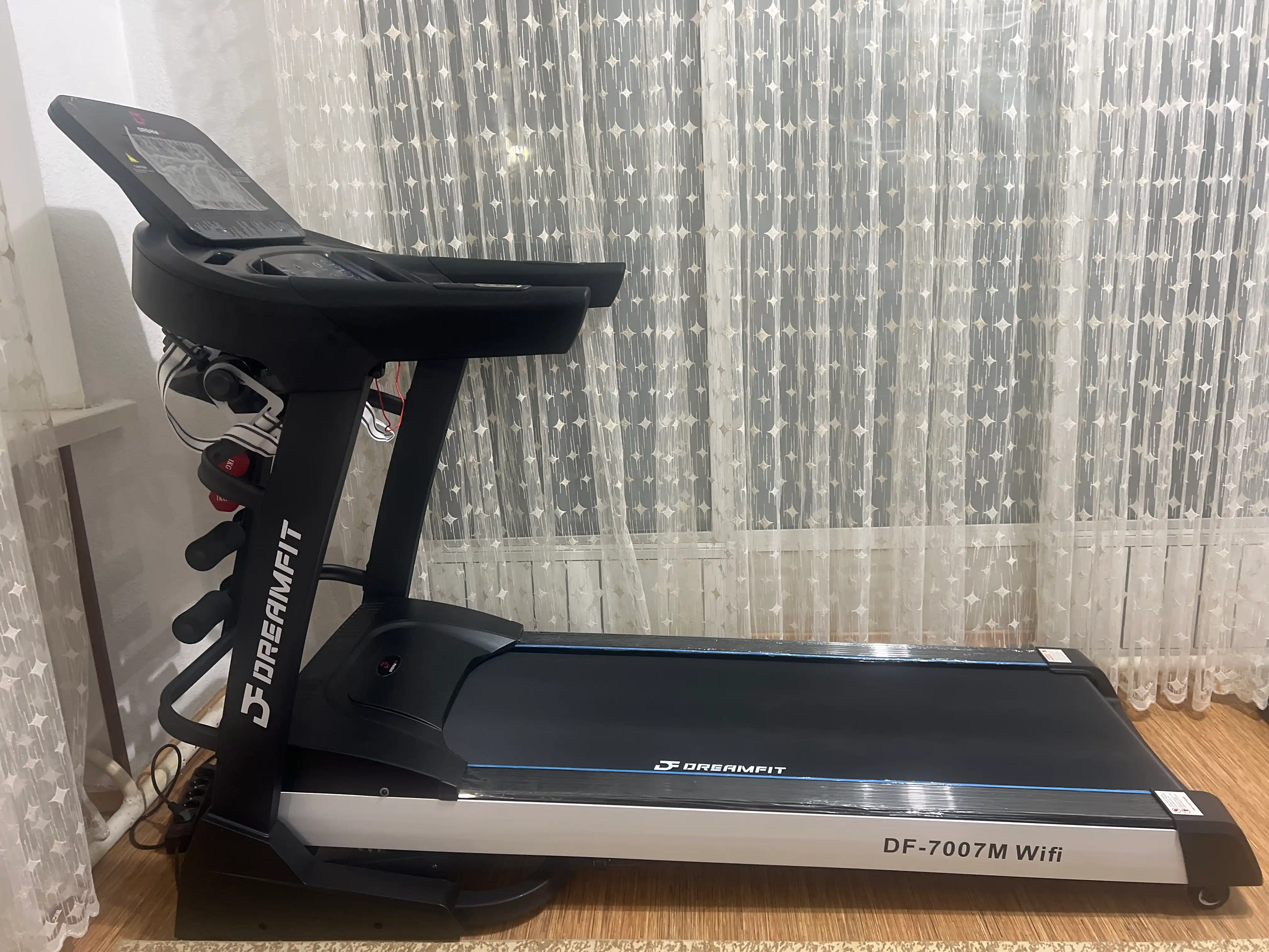 Dreamfit DF-7007M WIFI yugurish yo‘lagi, 150 kg gacha bo‘lgan foydalanuvchilar uchun