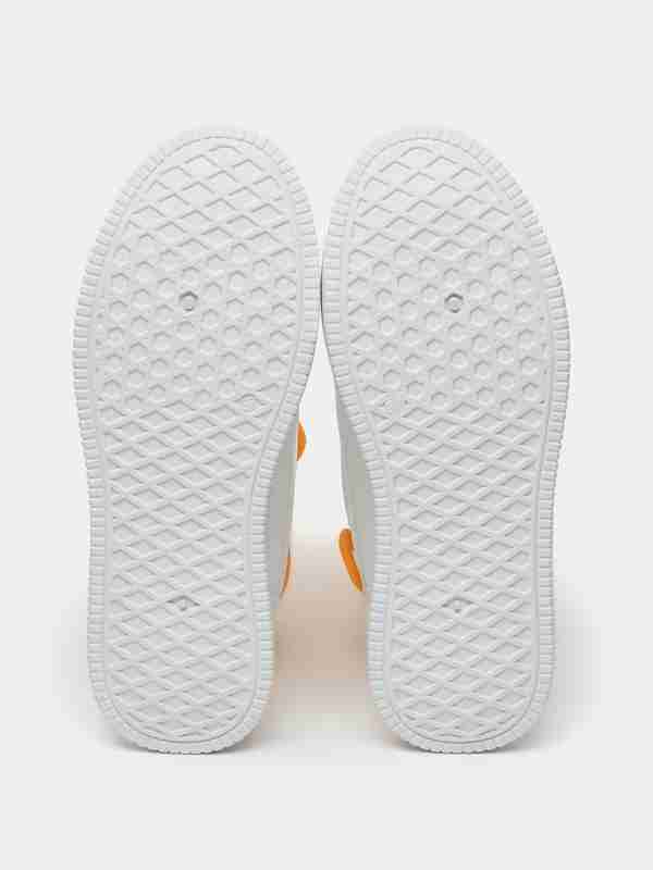 Mushuk fotosuratida chiroyli panties