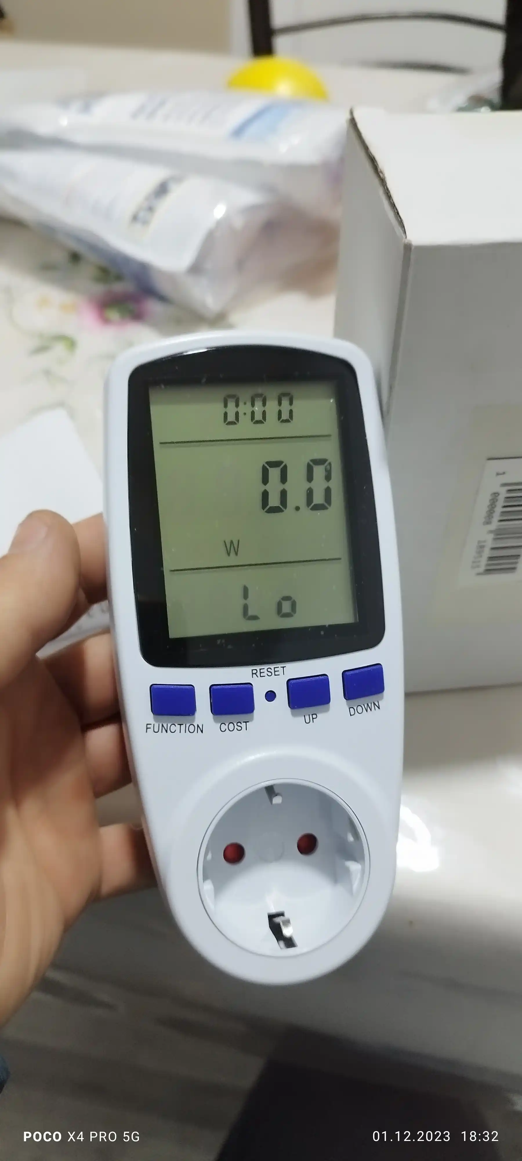Raqamli vattmetr quvvat o'lchagich rozetkaga energiya hisoblagichi bilan