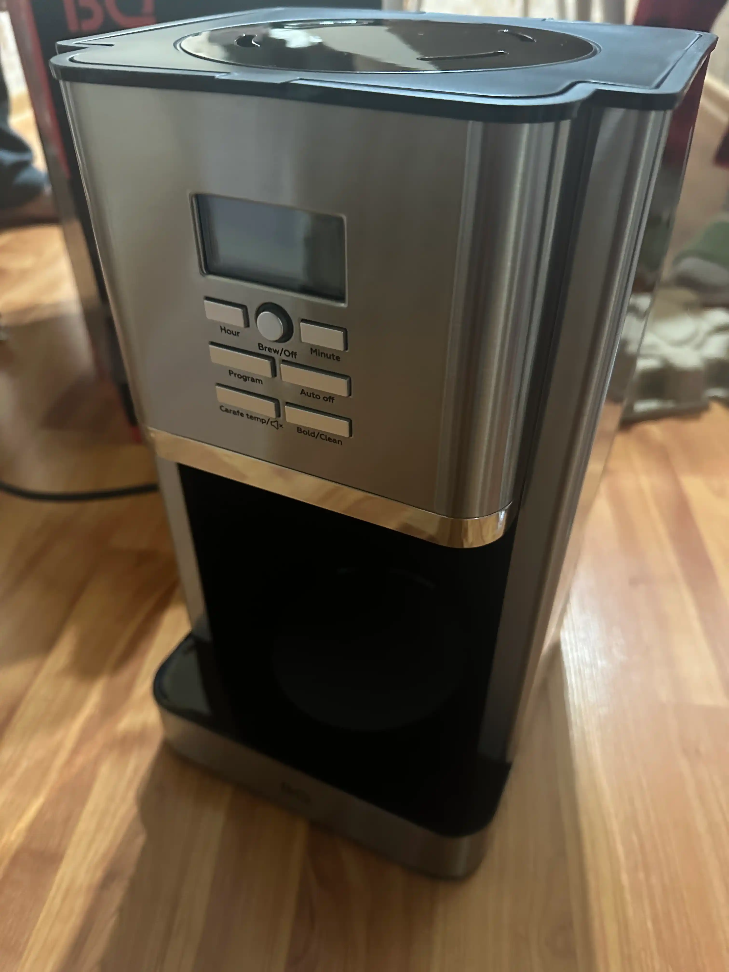 Qahva qaynatgich BQ CM1004, elektron boshqaruv turi, hajmi 1.8 litr, quvvati 1000 Vt