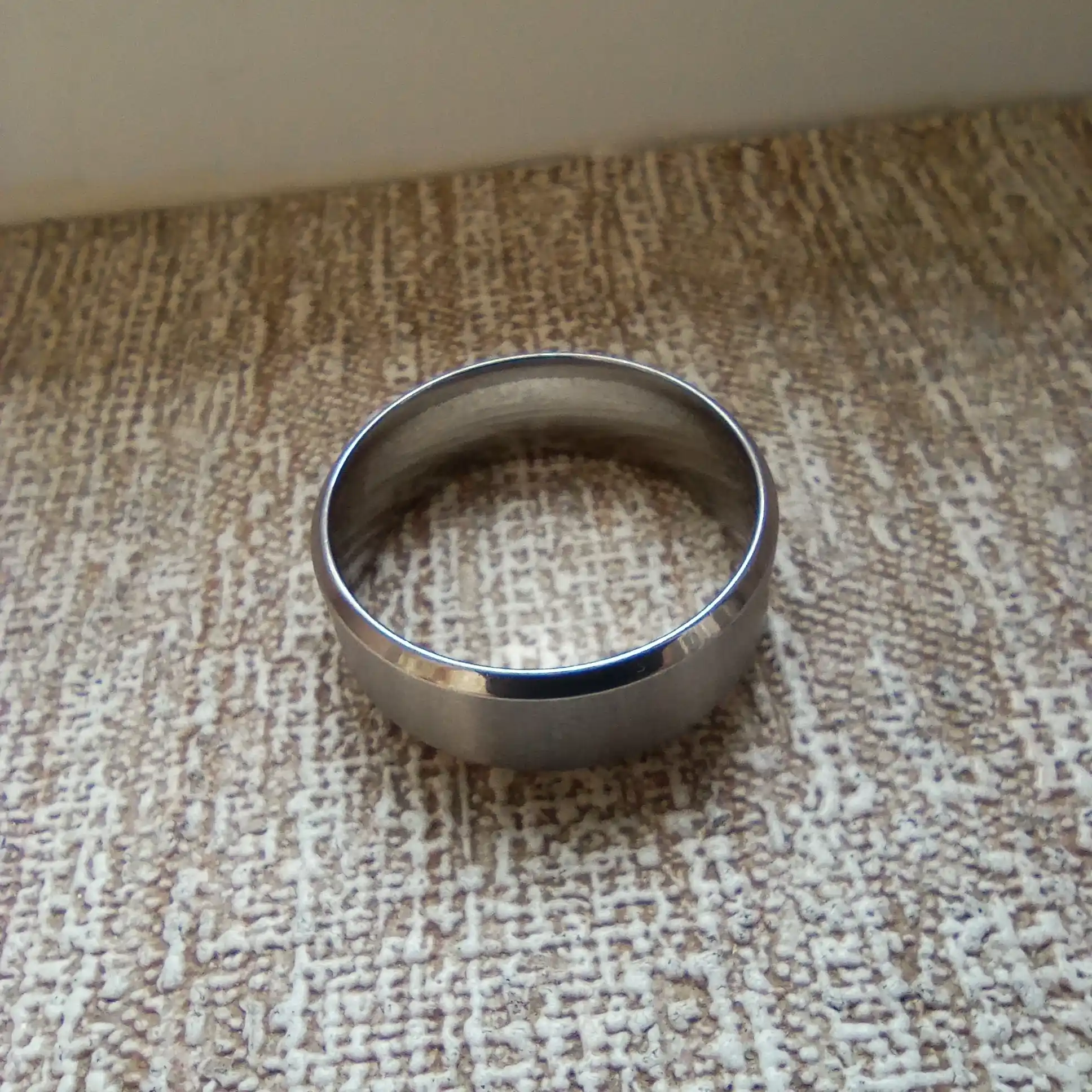 Uzuk po'latdan, keng, 8 mm
