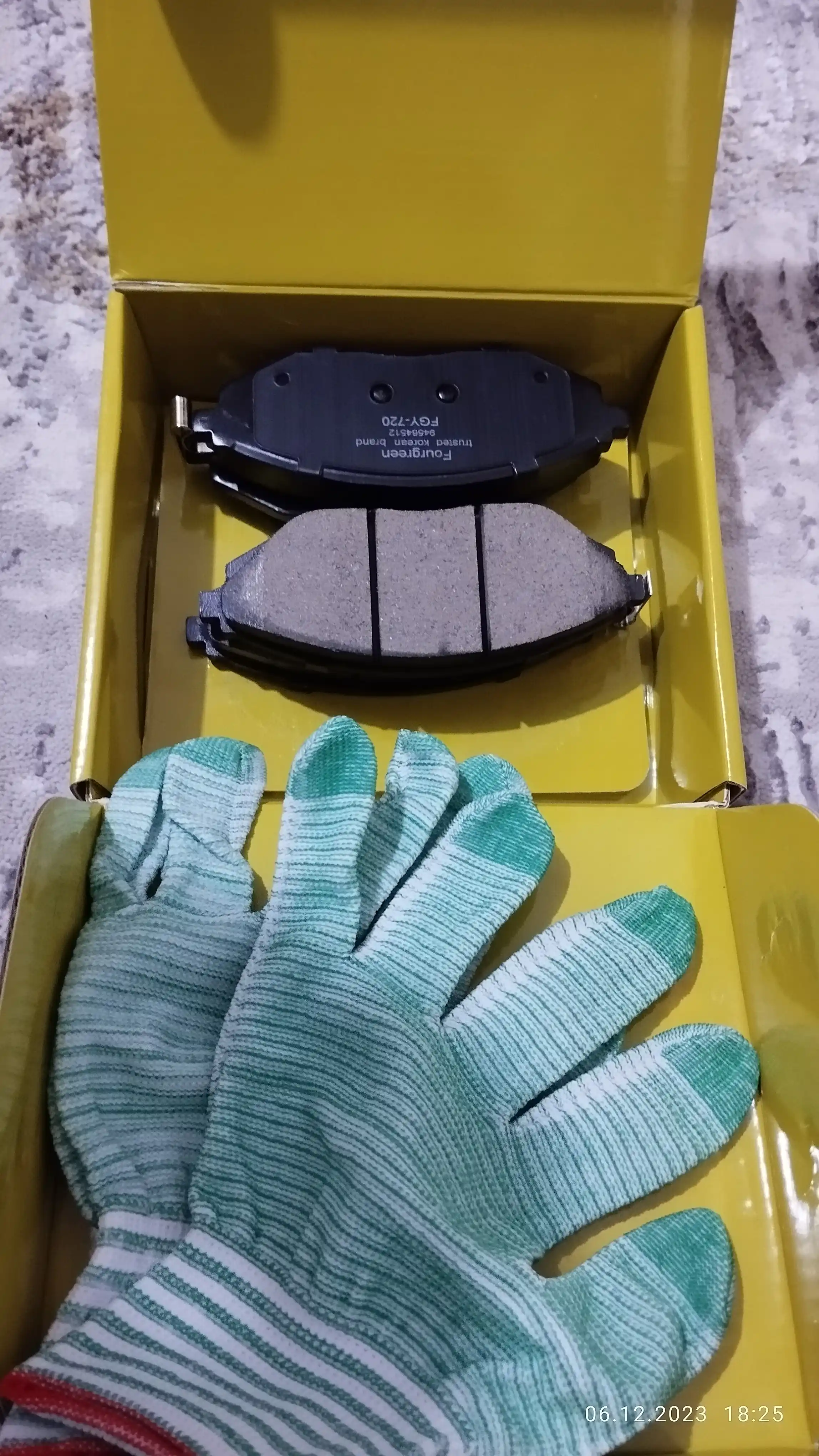 Передние тормозные колодки FourGreen Керамический OEM Yellow Q Spark FGY 720 №94564512