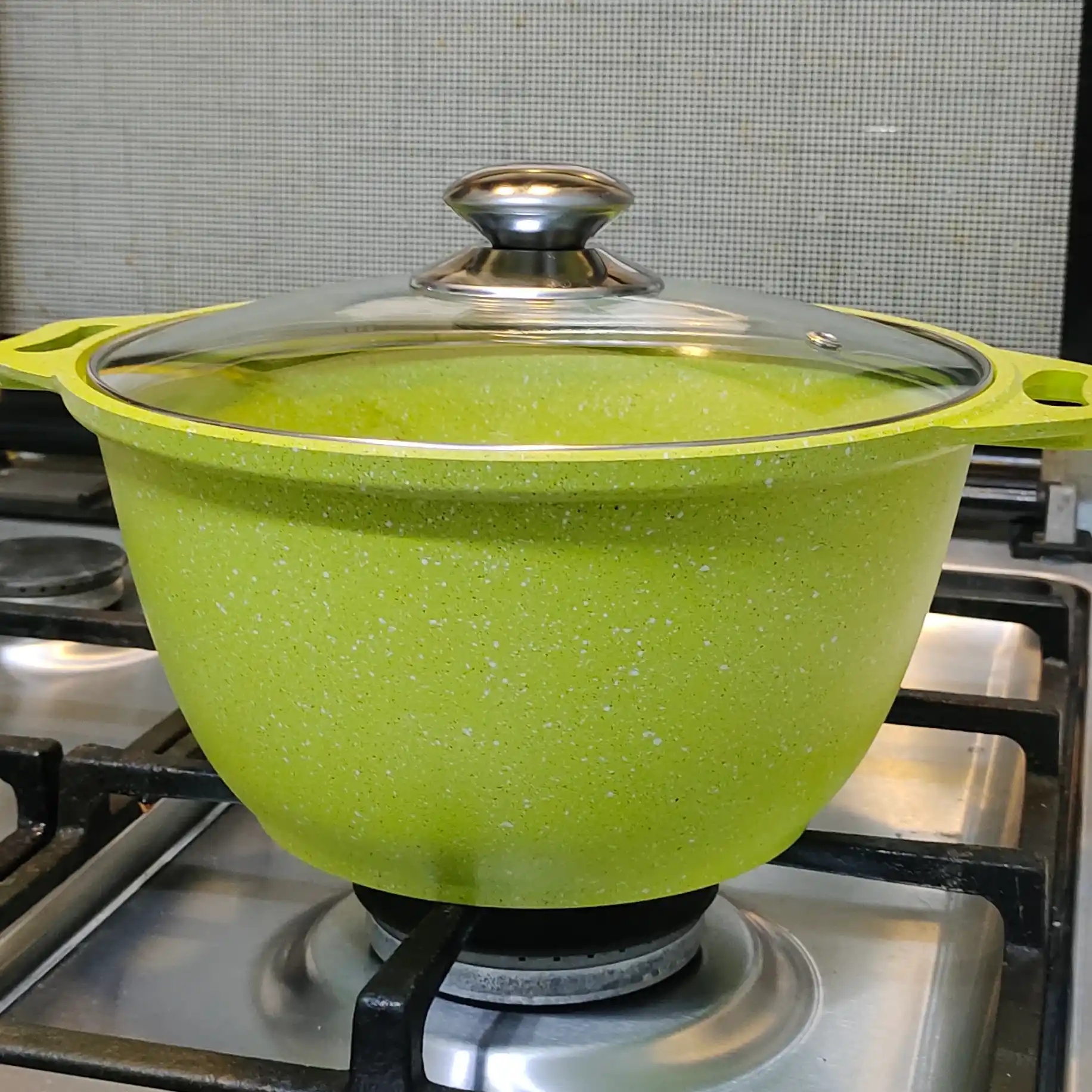 Kastryulya Kukmara Trendy Style, shisha qopqoq bilan, laym