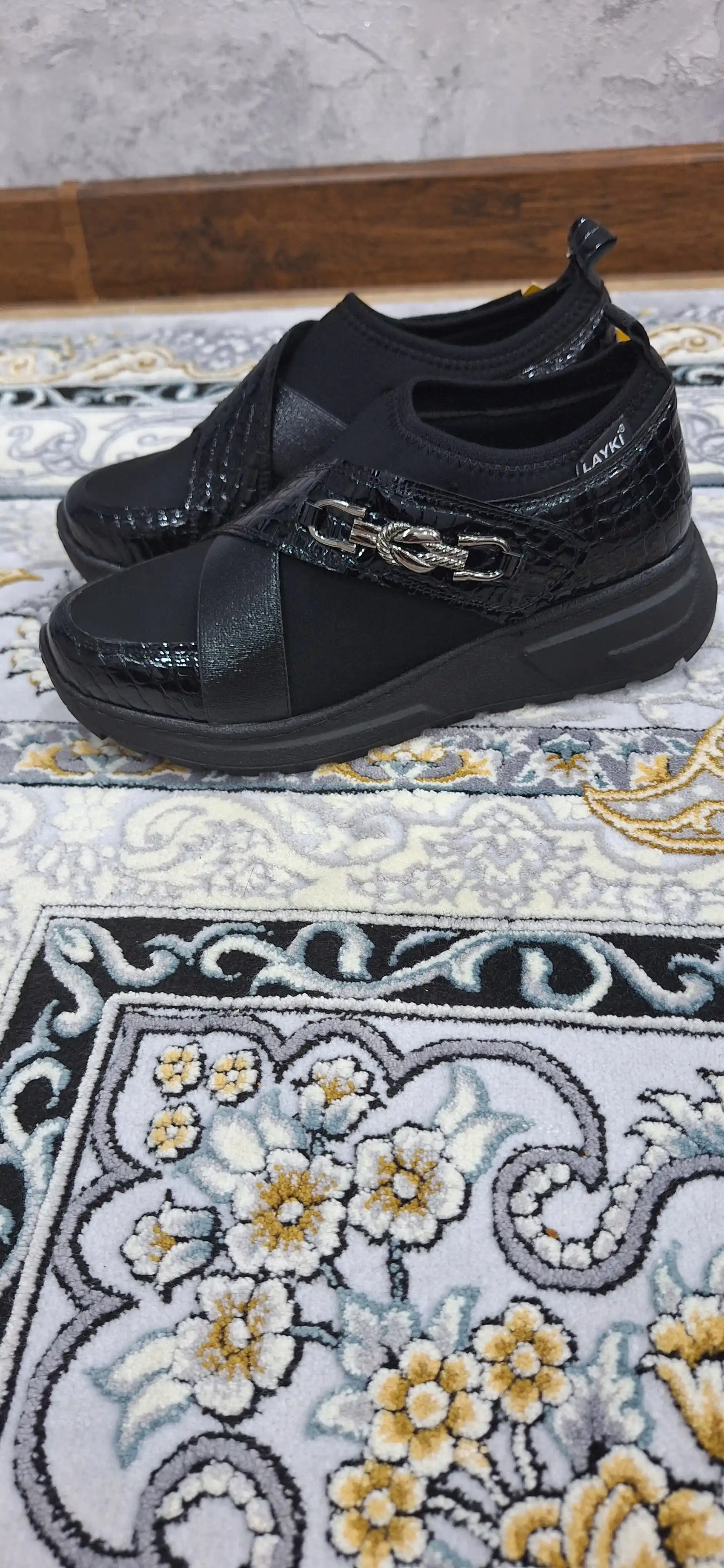 Зимние, тёплые кроссовки LAYKI