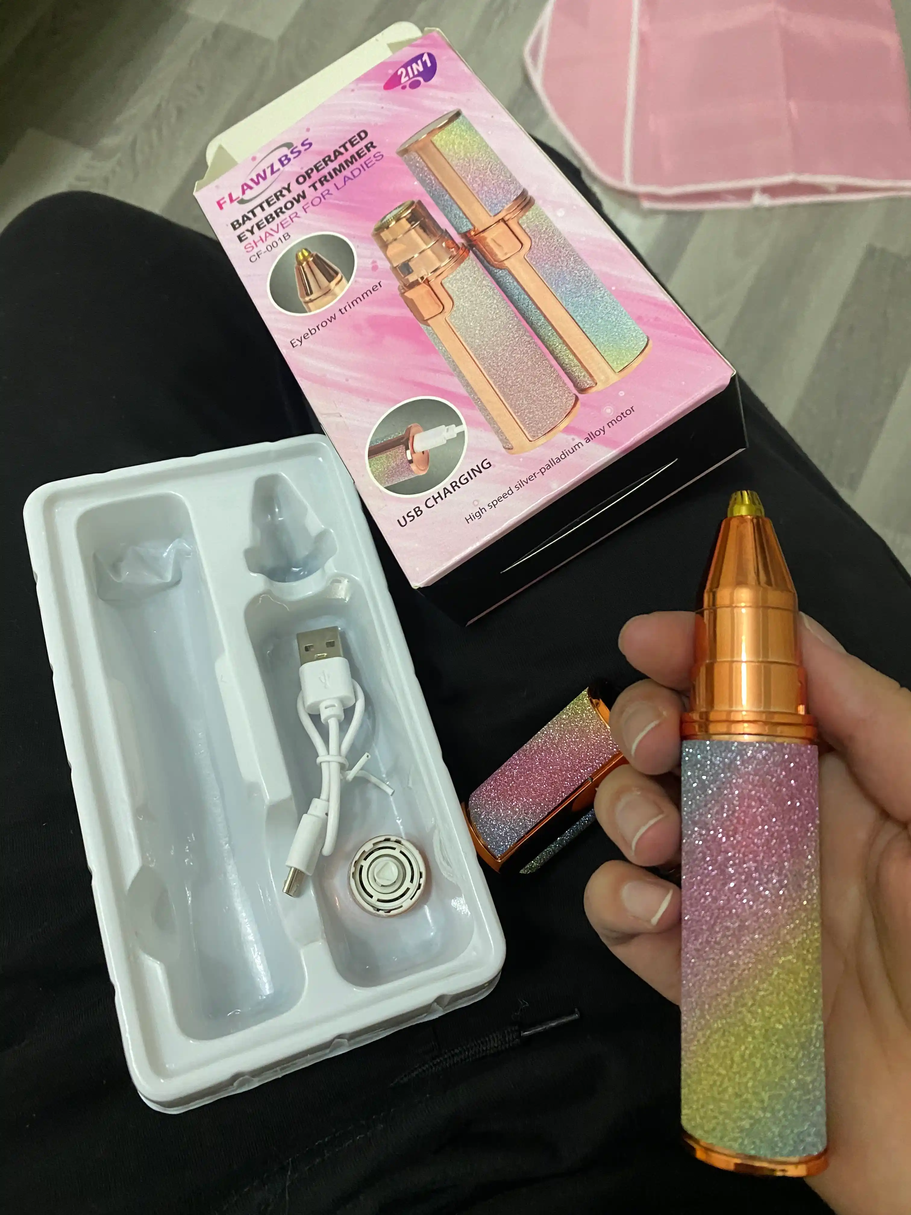 Epilator, qosh terish, yuz, quloq, burun, bikini zonasidagi sochlarni olib tashlash uchun