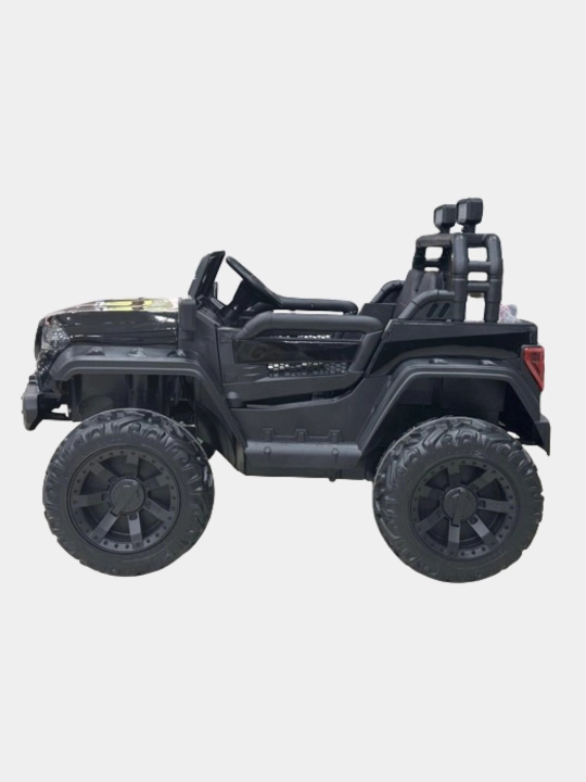 Masofadan boshqarish pulti va motorli ikki orindiqli bolalar elektromobili