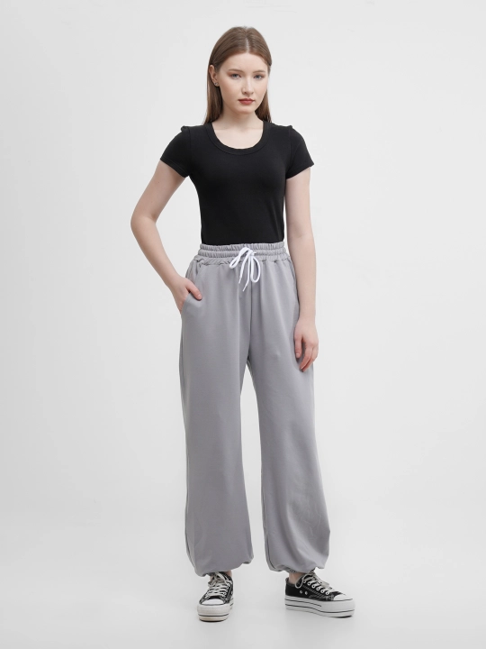 Keng joggerlar, ayollar oversize