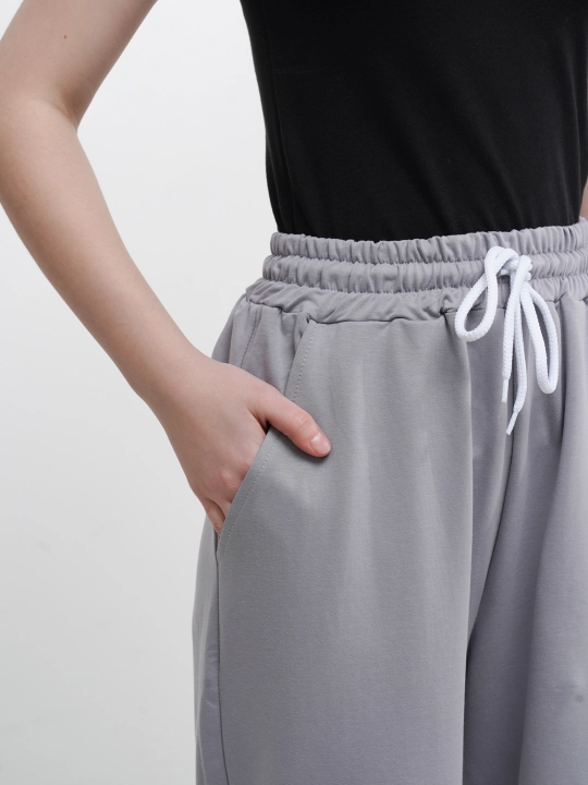 Keng joggerlar, ayollar oversize