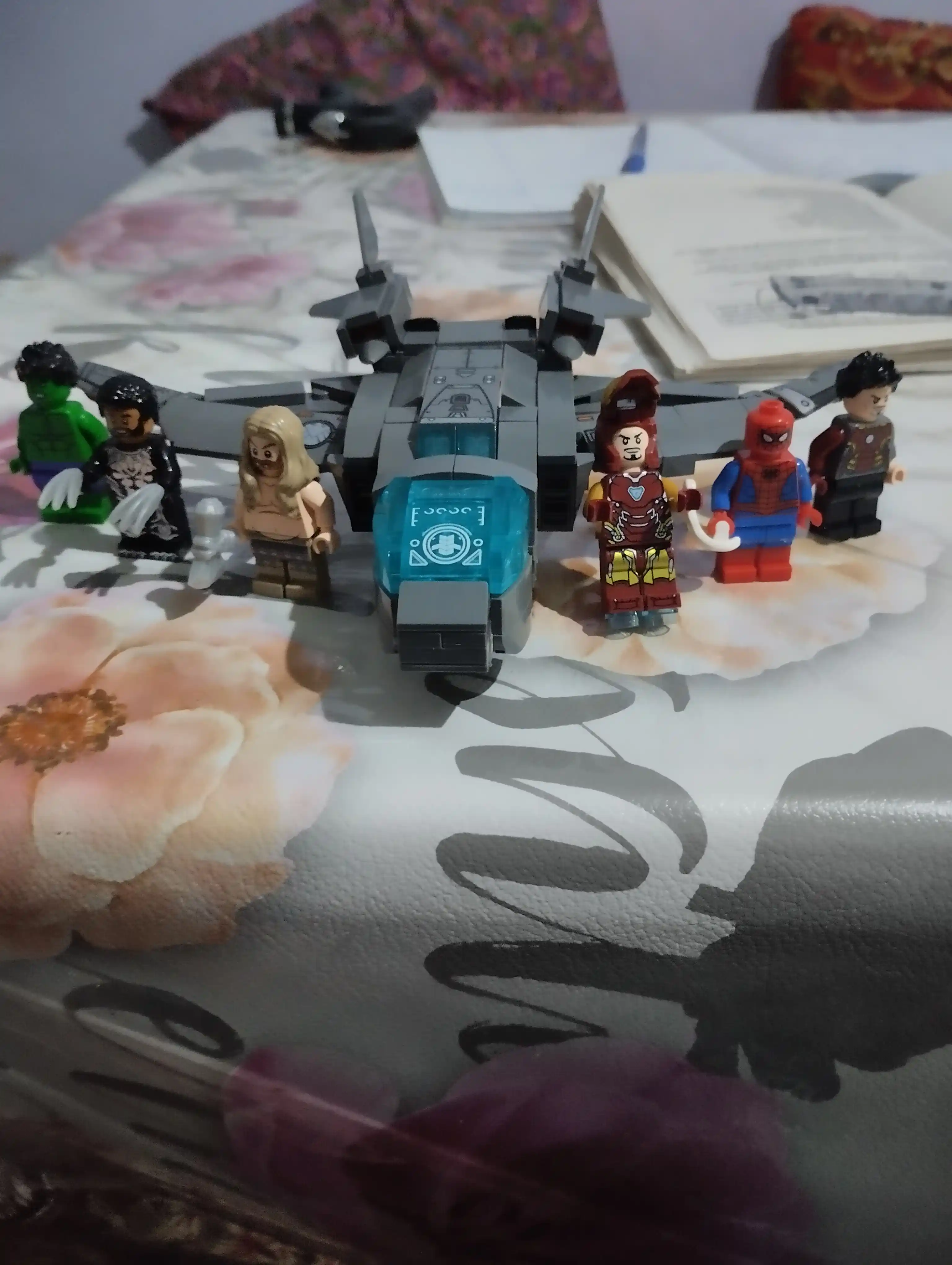 Qasoskorlar, Avengers konstruktori, superqahramon sarguzashtlari, Lego bilan mos keladi