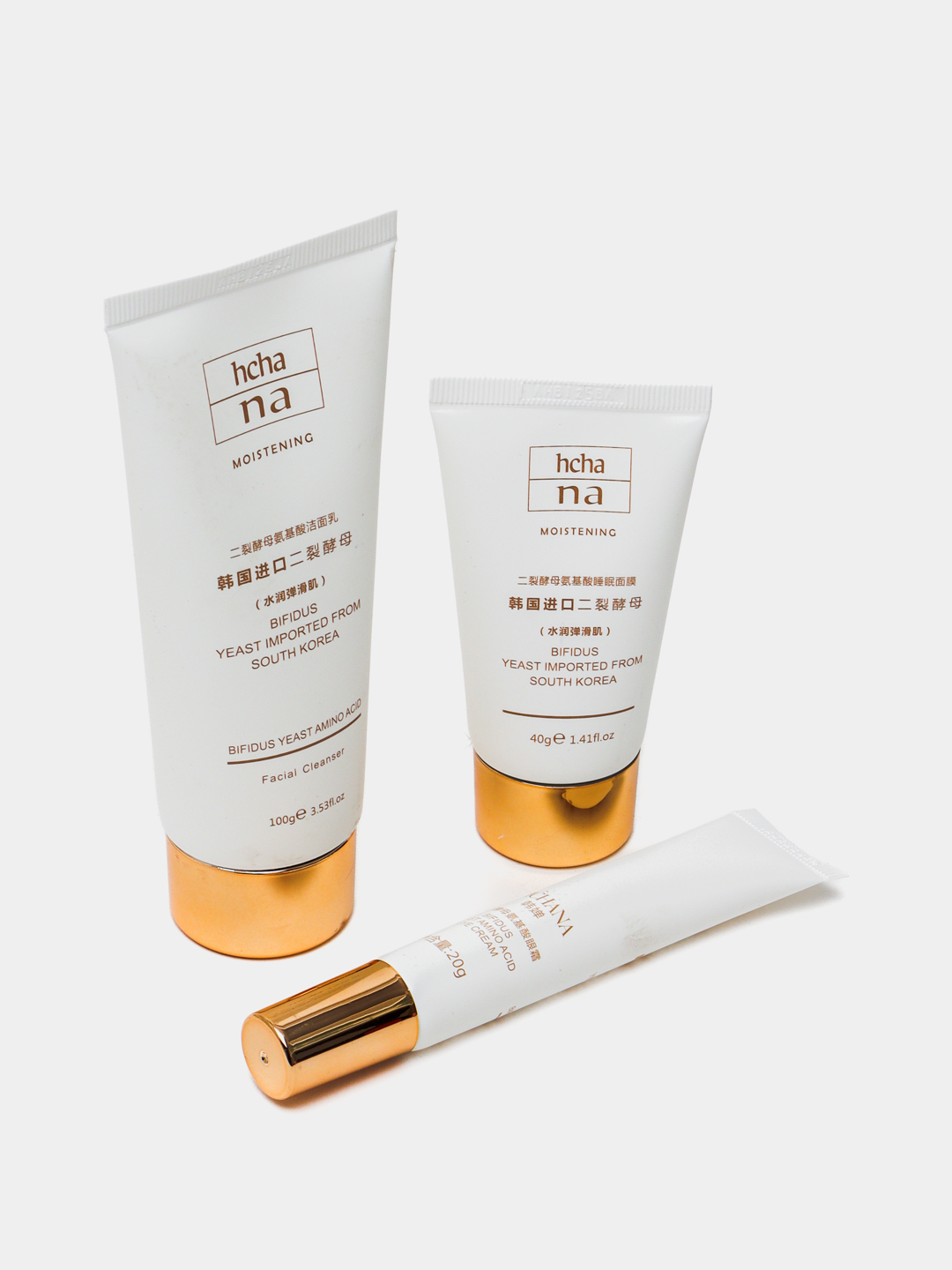 Quyoshli Leone hovuzda uning shirin silliq mushukini silaydi Omma oldida ushlangan