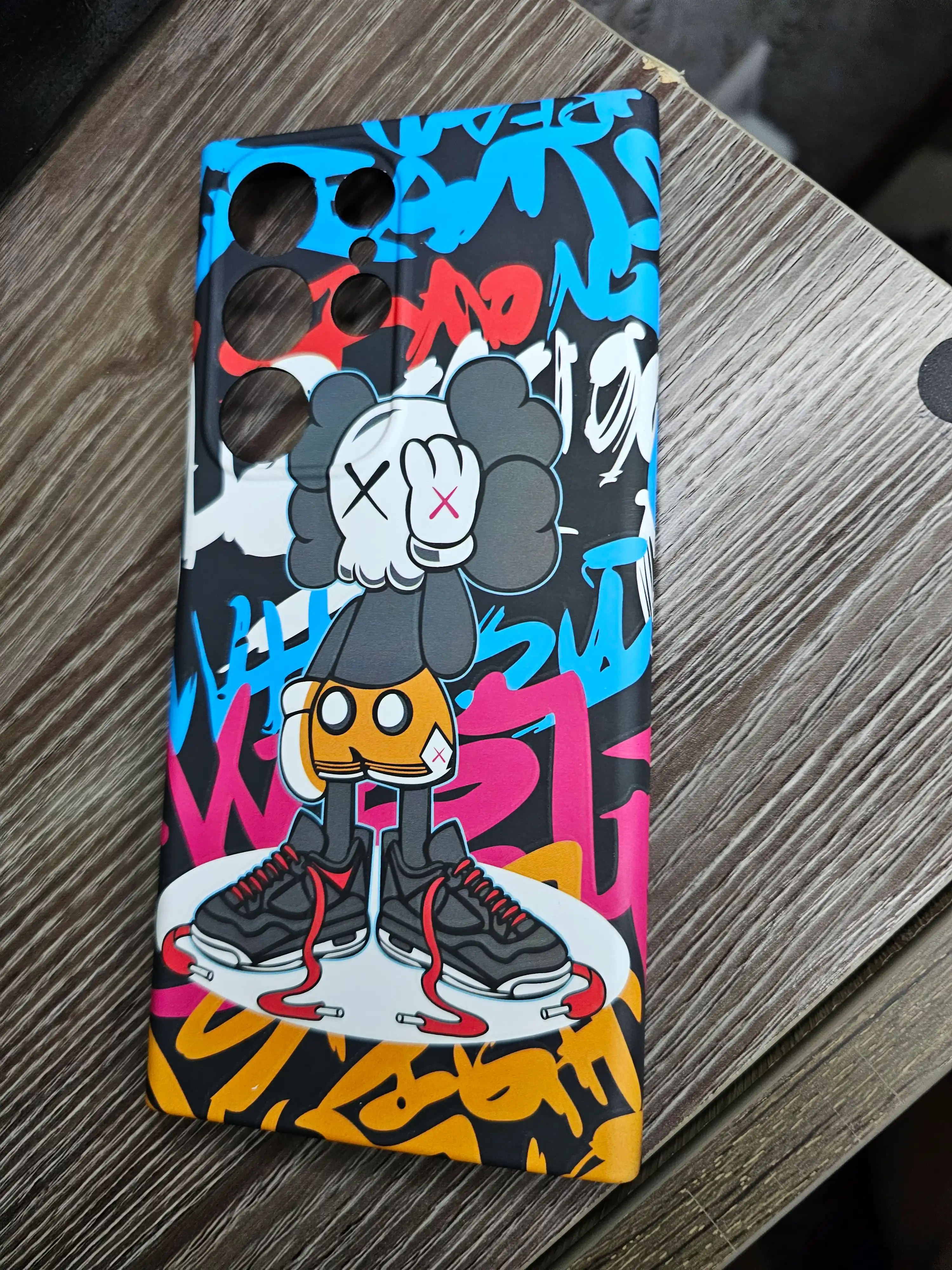Чехол для Samsung S21/S22/S22Ultra/S23/S23 Ultra/A03/04/04S/33 Коллаборации KAWS "Фосфорные"